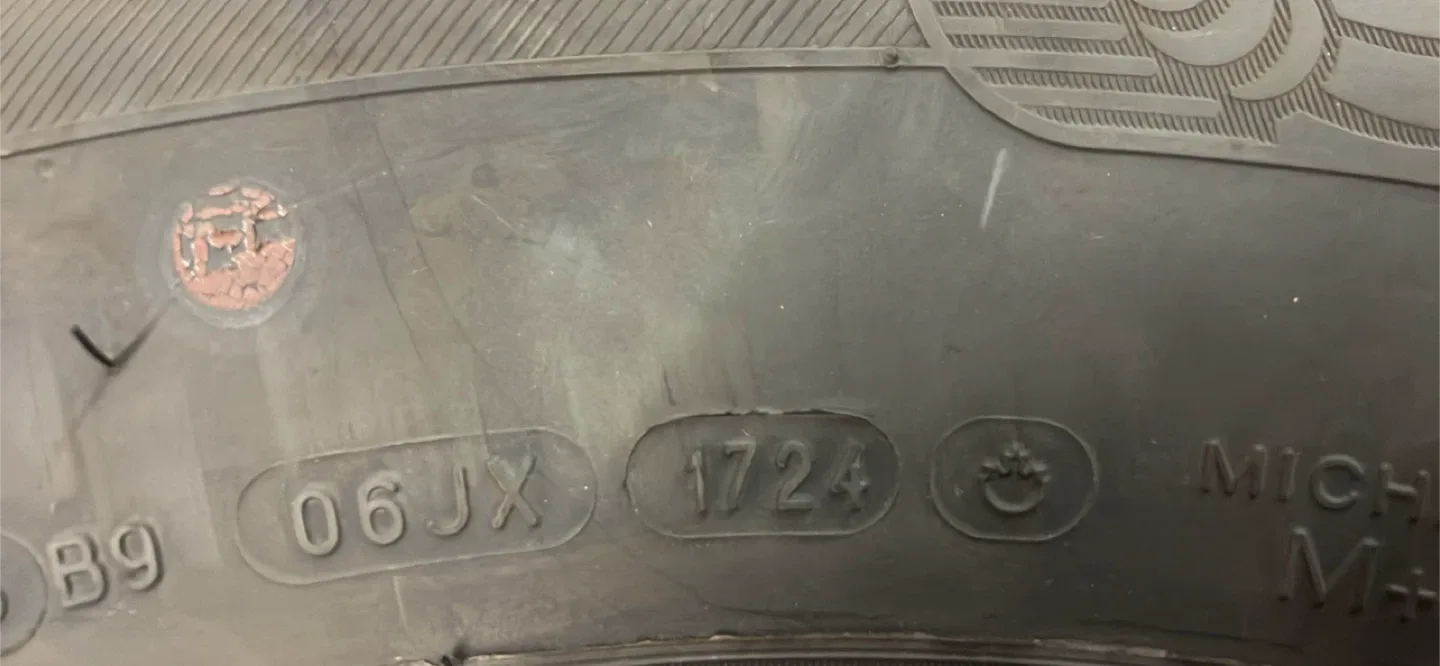 Michelin Tire 275/65R18 image indicator(4)