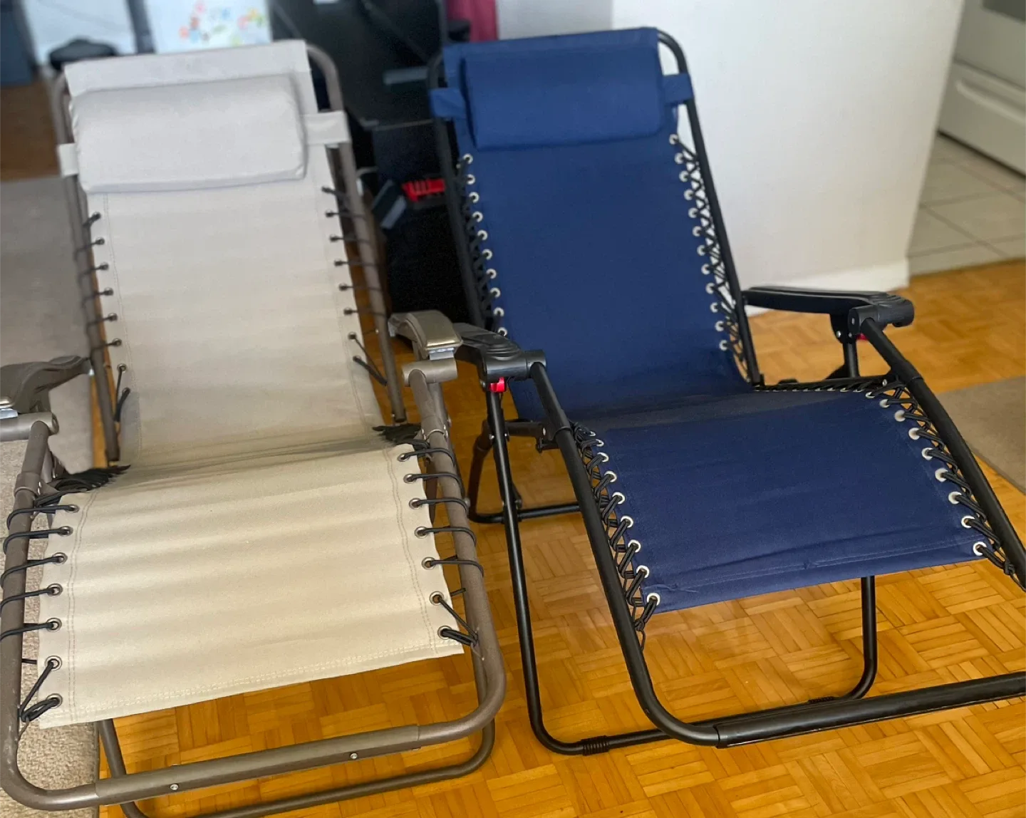 Zero Gravity Lounge Chairs - Beige & Navy Blue image indicator(4)
