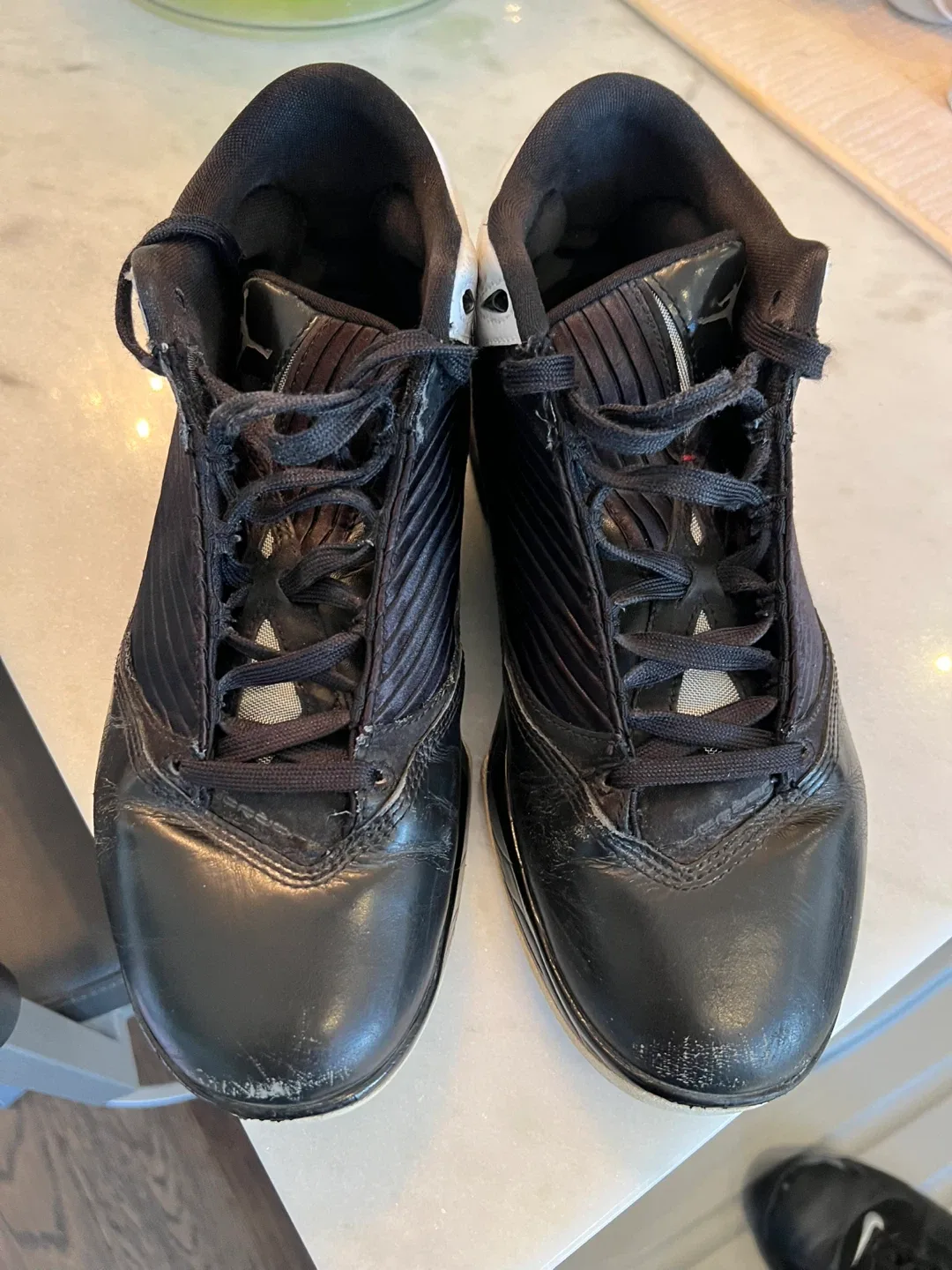 Jordan Black Basketball Shoes image indicator(2)