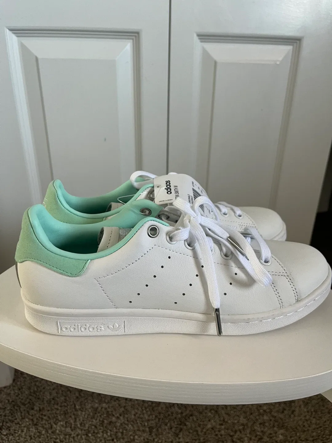 New Adidas Stan Smith W, Size 8.5 (US) image indicator(2)