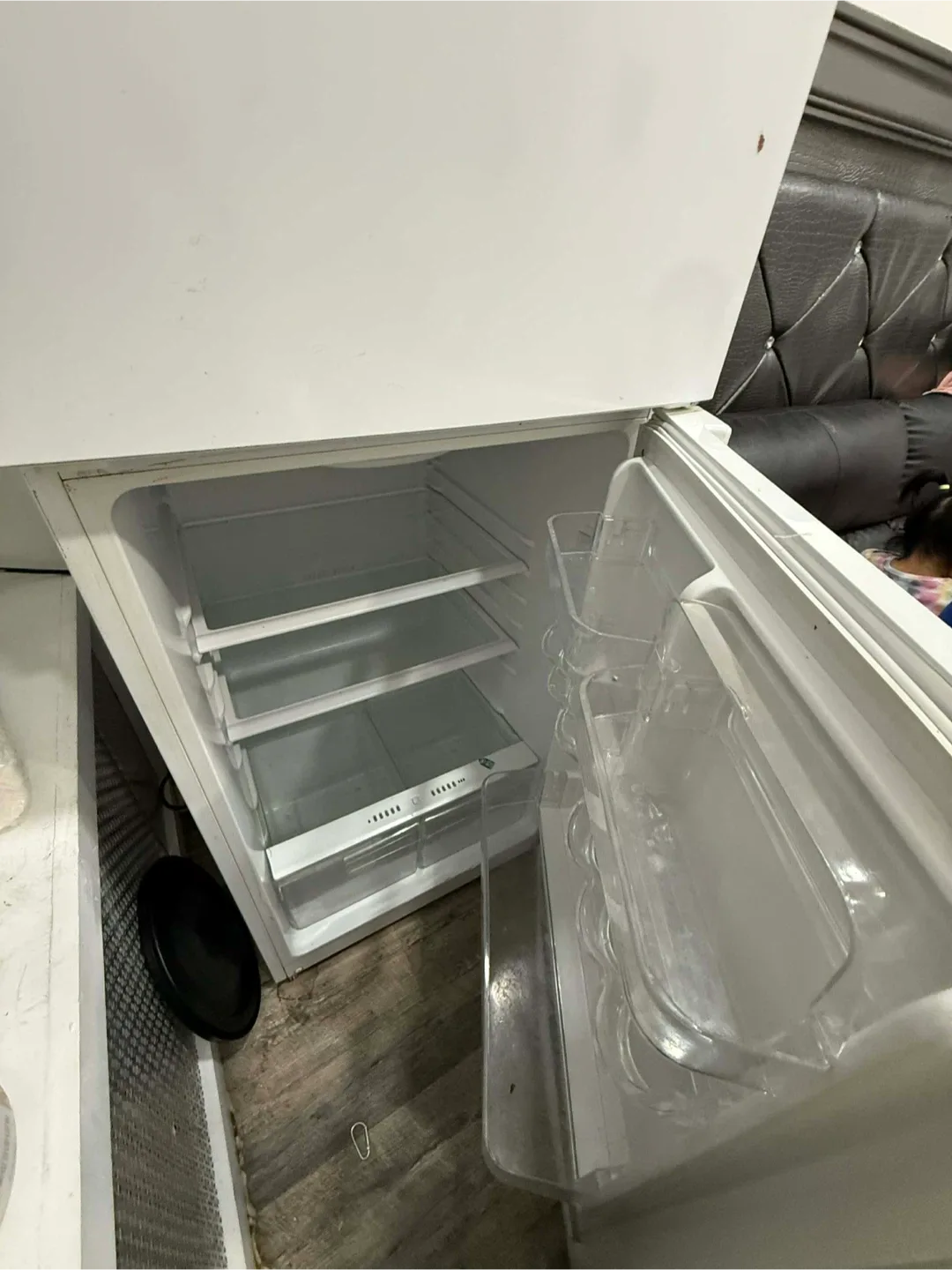 Magic Chef Refrigerator image indicator(3)