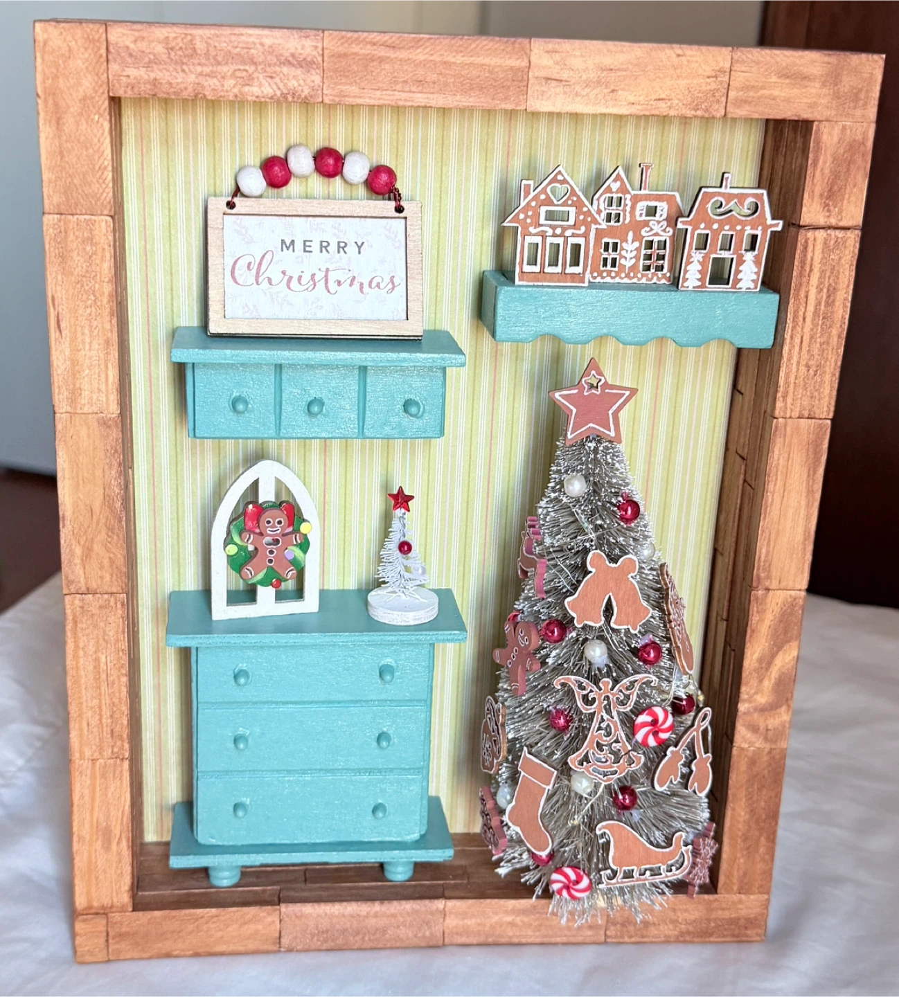 Christmas Shadow Box Gingerbread - photo 4