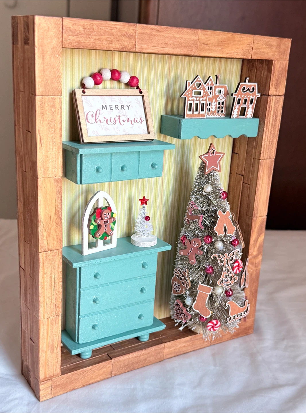 Christmas Shadow Box Gingerbread - photo 2