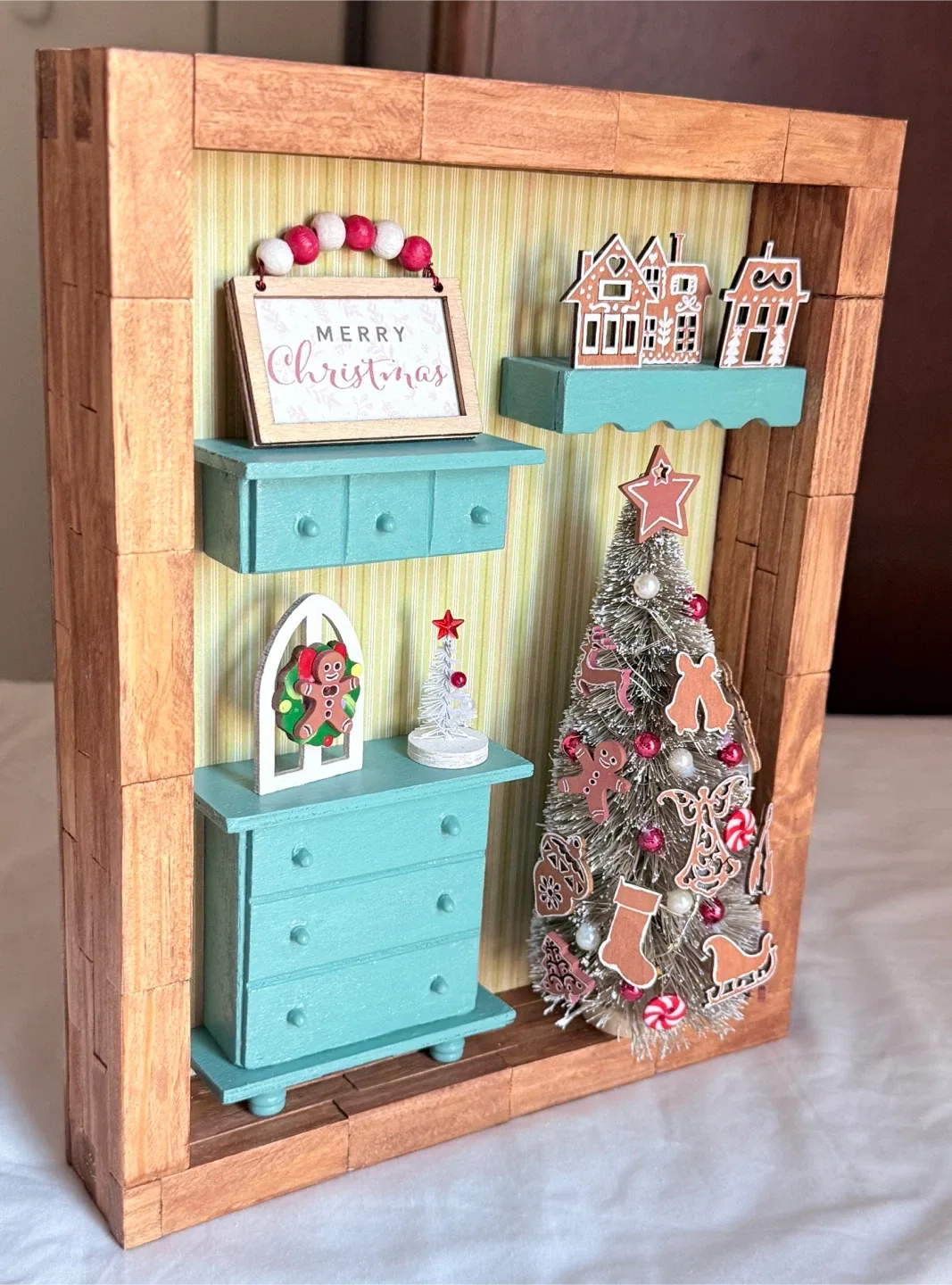 Christmas Shadow Box Gingerbread image indicator(2)