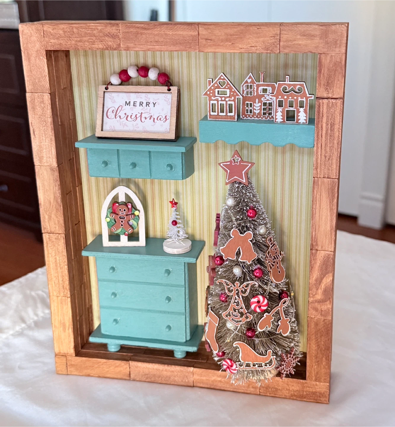 Christmas Shadow Box Gingerbread - photo 5
