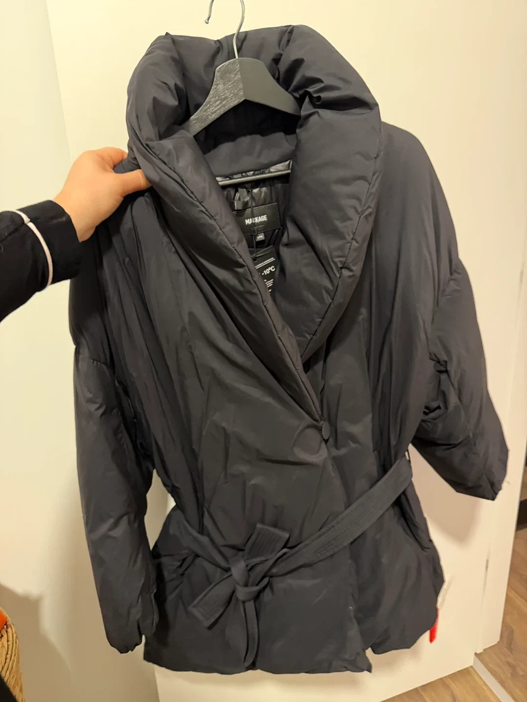 Mackage Black Down Puffer Coat XL image indicator(2)
