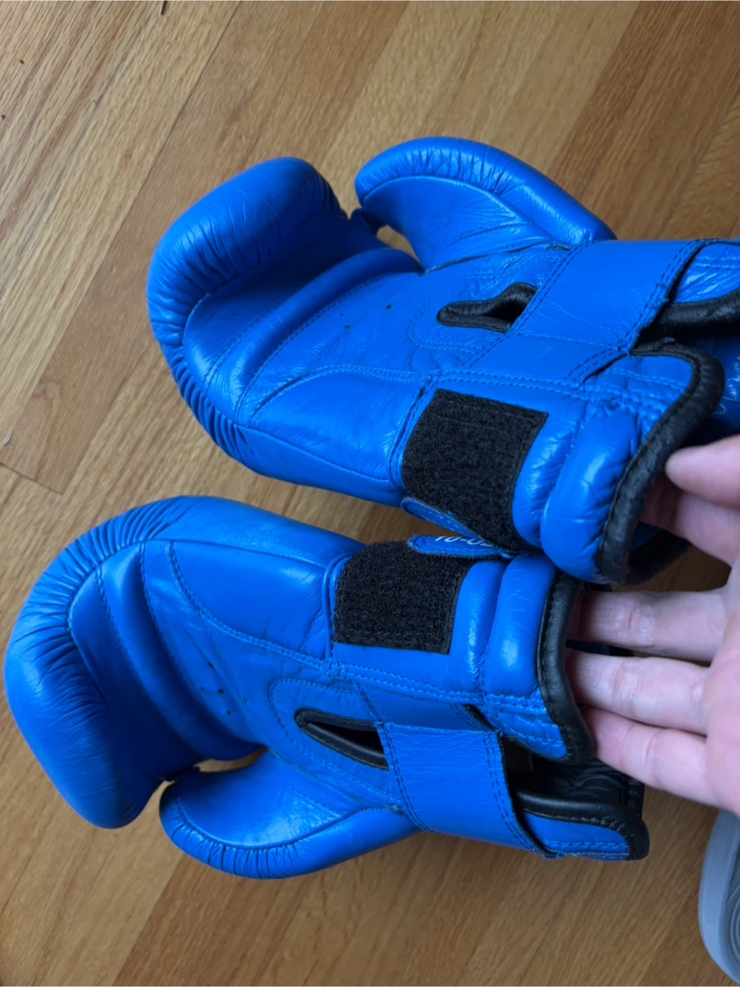 30 Minute Hit Boxing Gloves, 10 oz, Blue - photo 2