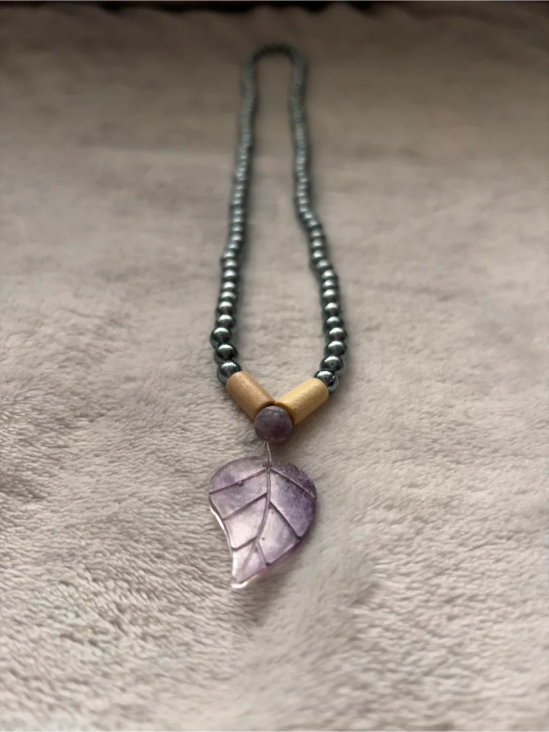 Apoxy Leaf Pendant Necklace image indicator(2)