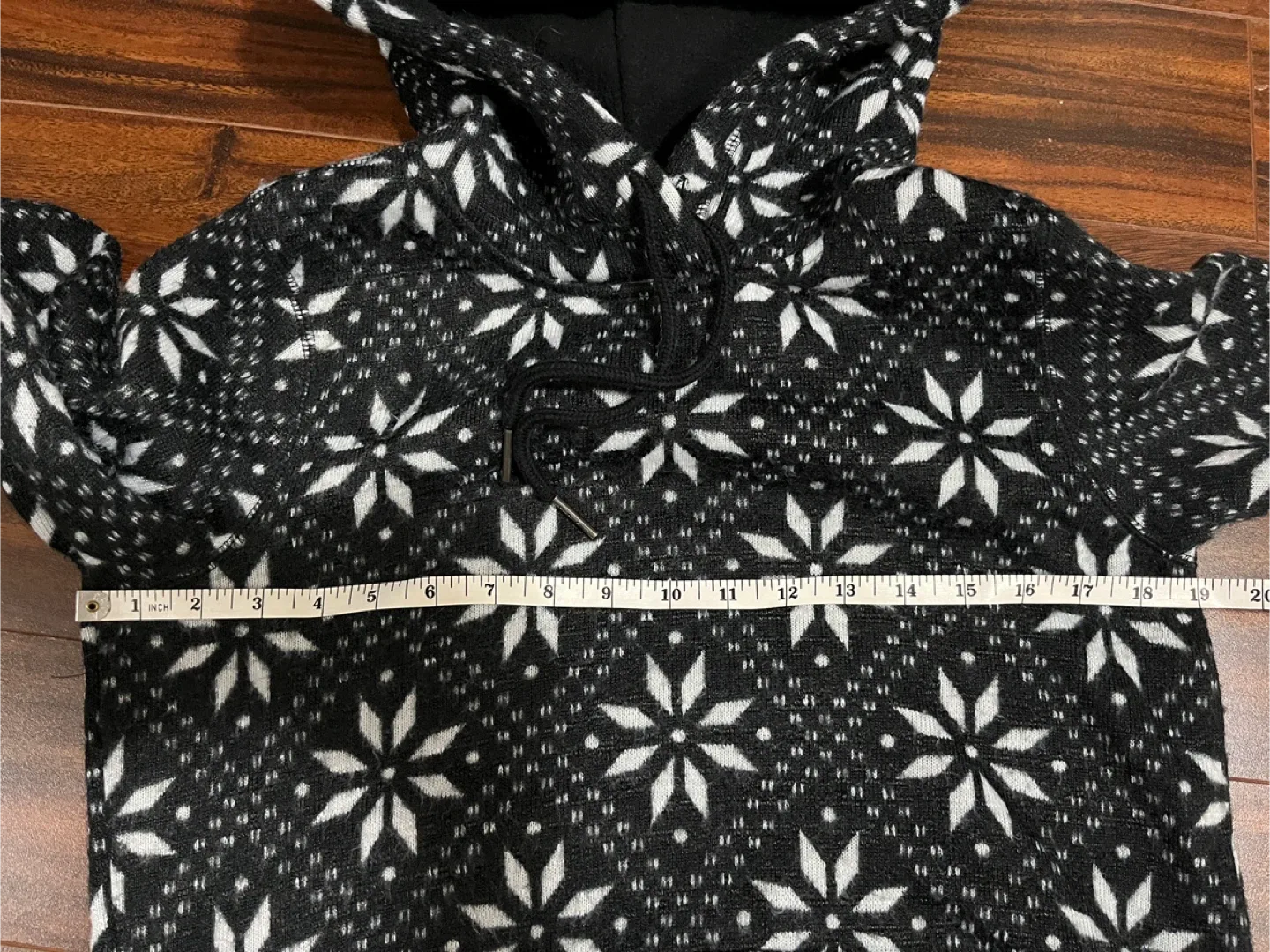 Roots women’s small snowflake hoodie, black and white image indicator(5)
