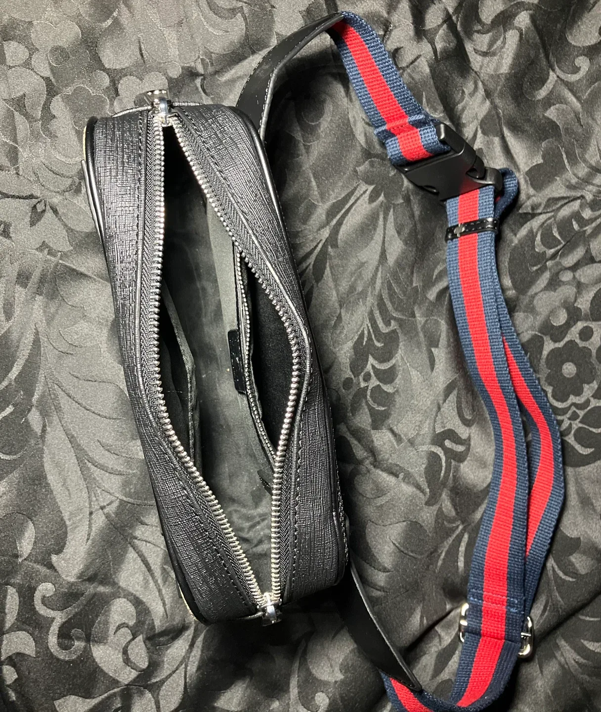 Gucci GG Beige/Black Belt Bag image indicator(2)