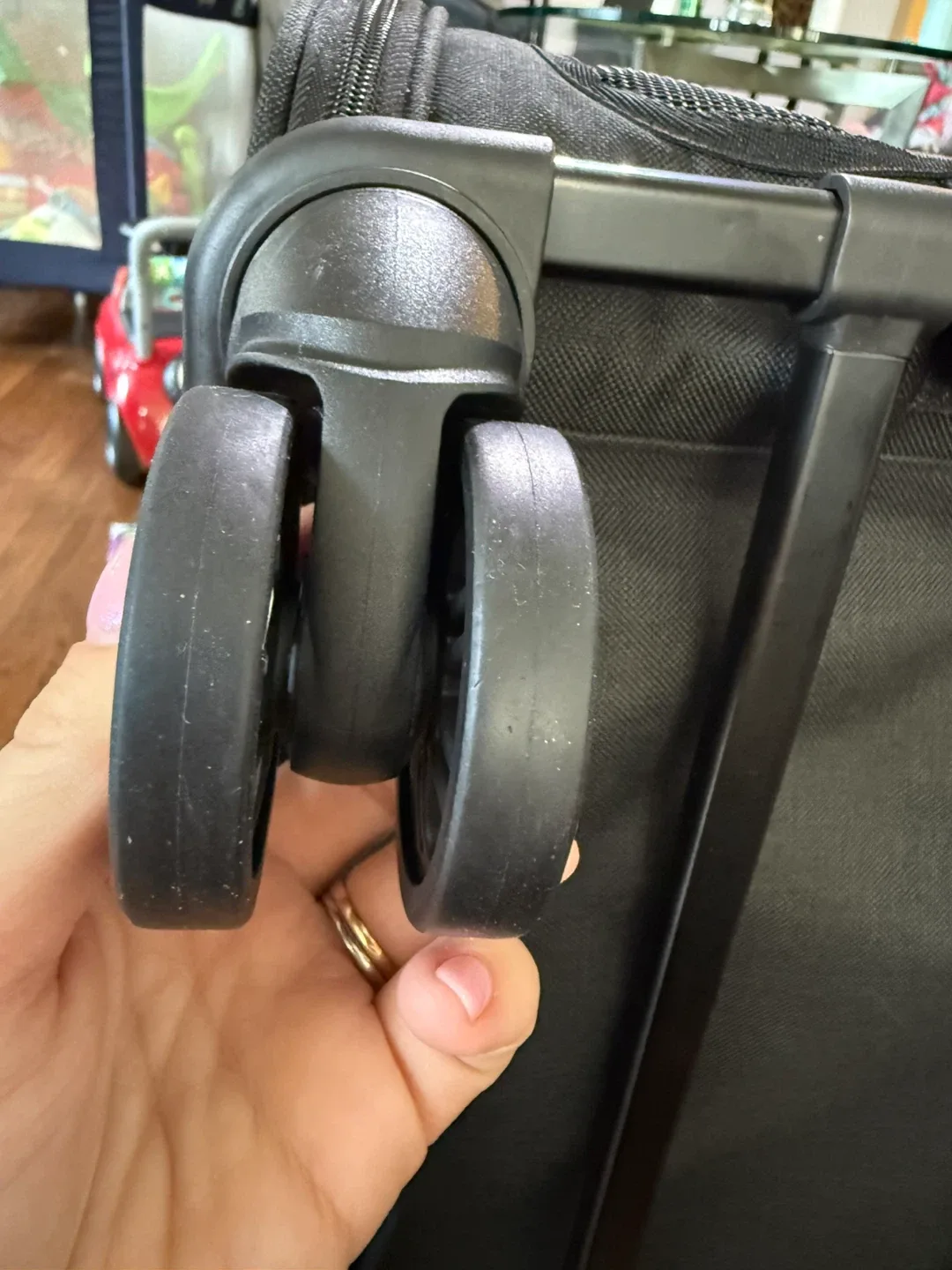 VEVOR Rolling Pet Carrier - Black LARGE image indicator(5)