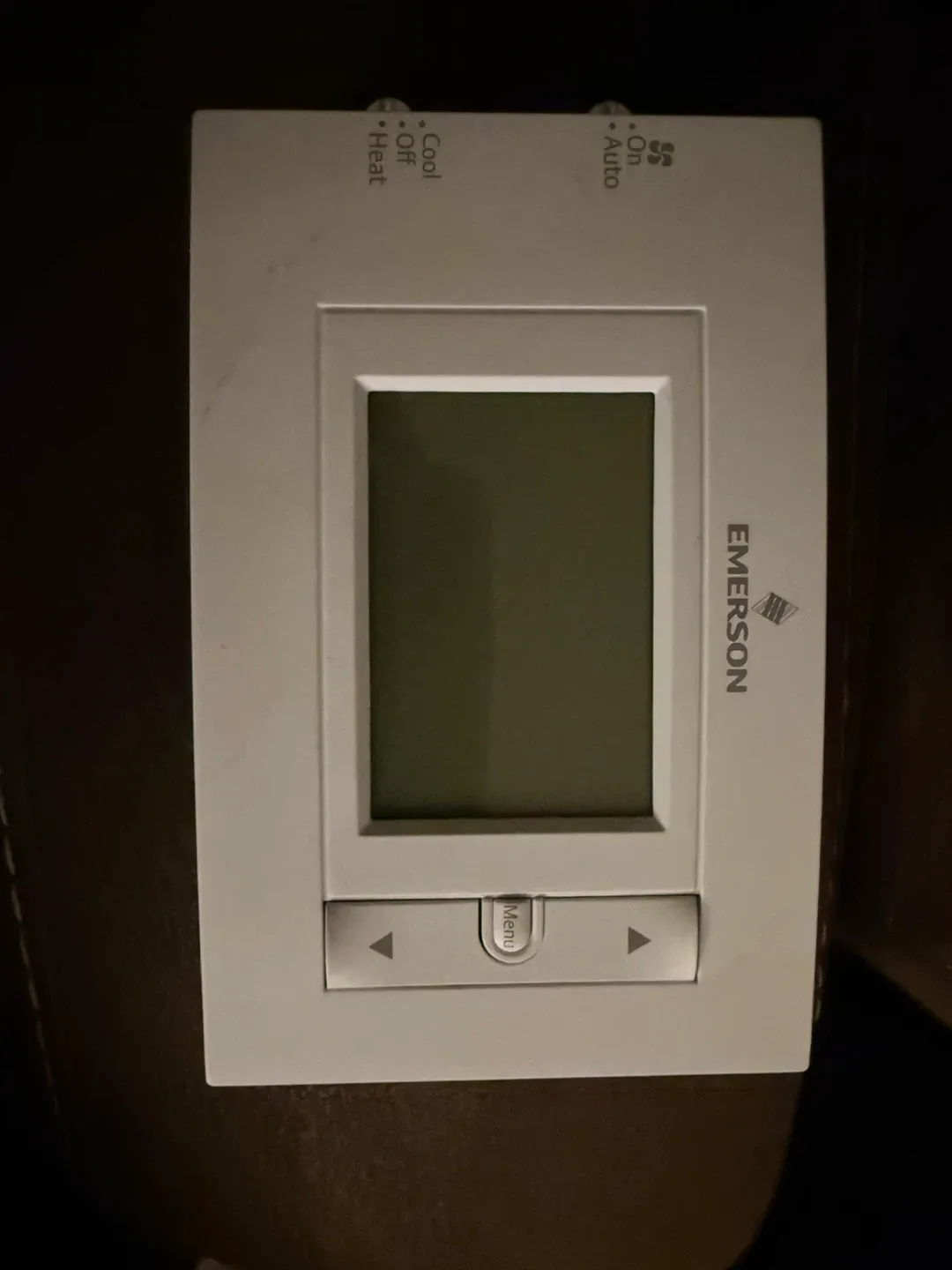 Emerson 1F83C-11NP Non-Programmable Thermostat image indicator(3)