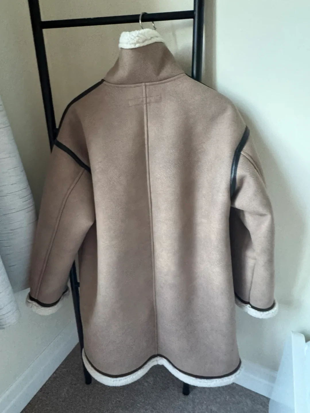 Zara XS Faux Suede Sherpa Coat image indicator(8)