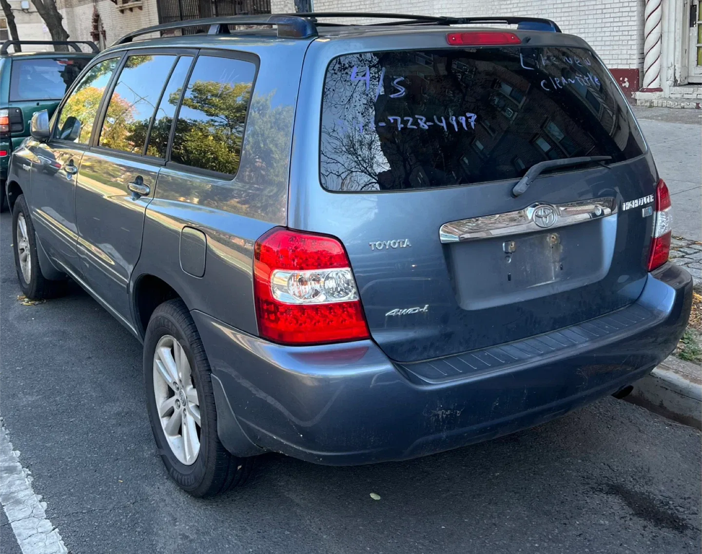 Toyota Highlander hybrid SUV image indicator(3)