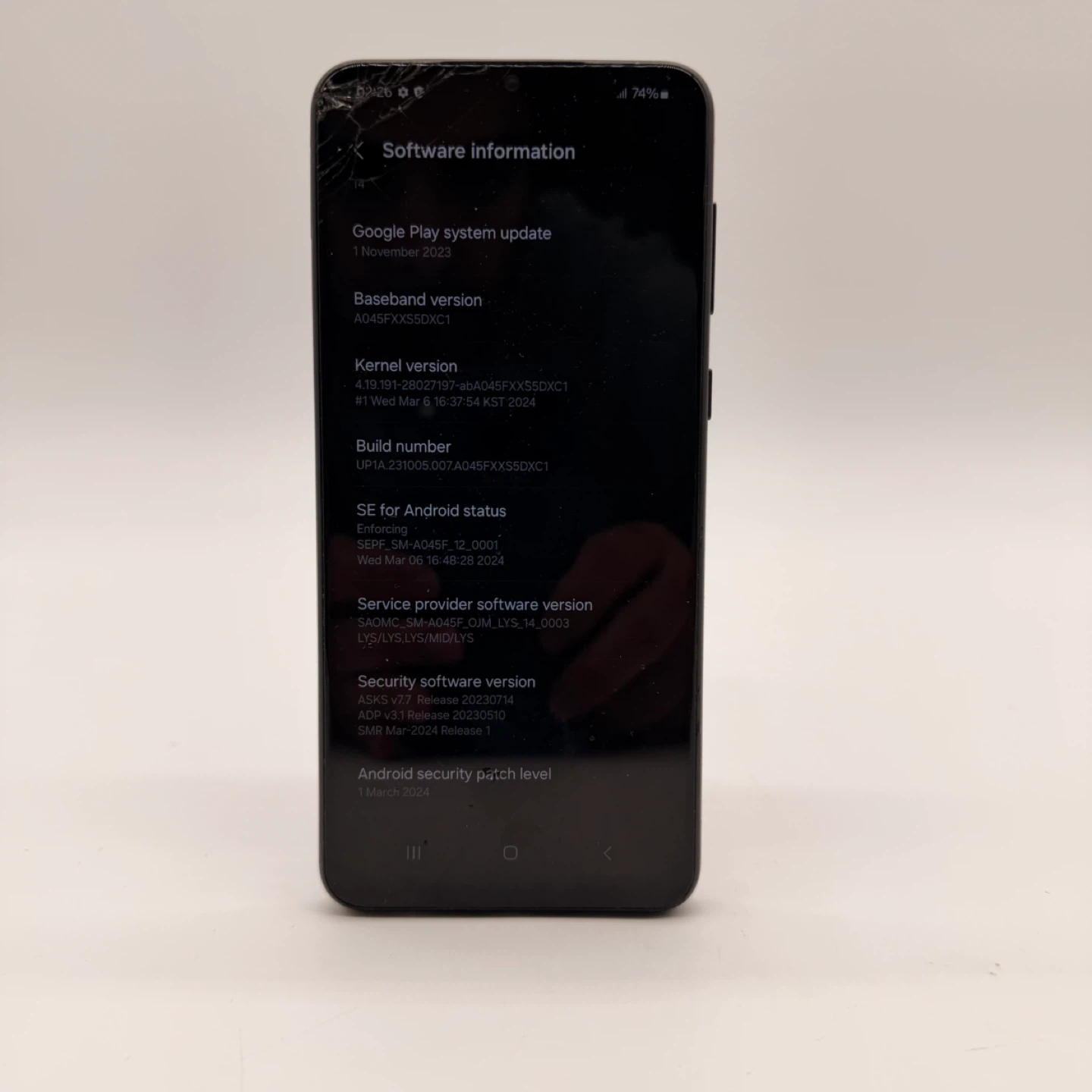 Samsung Galaxy A04 - Cracked Screen - photo 4