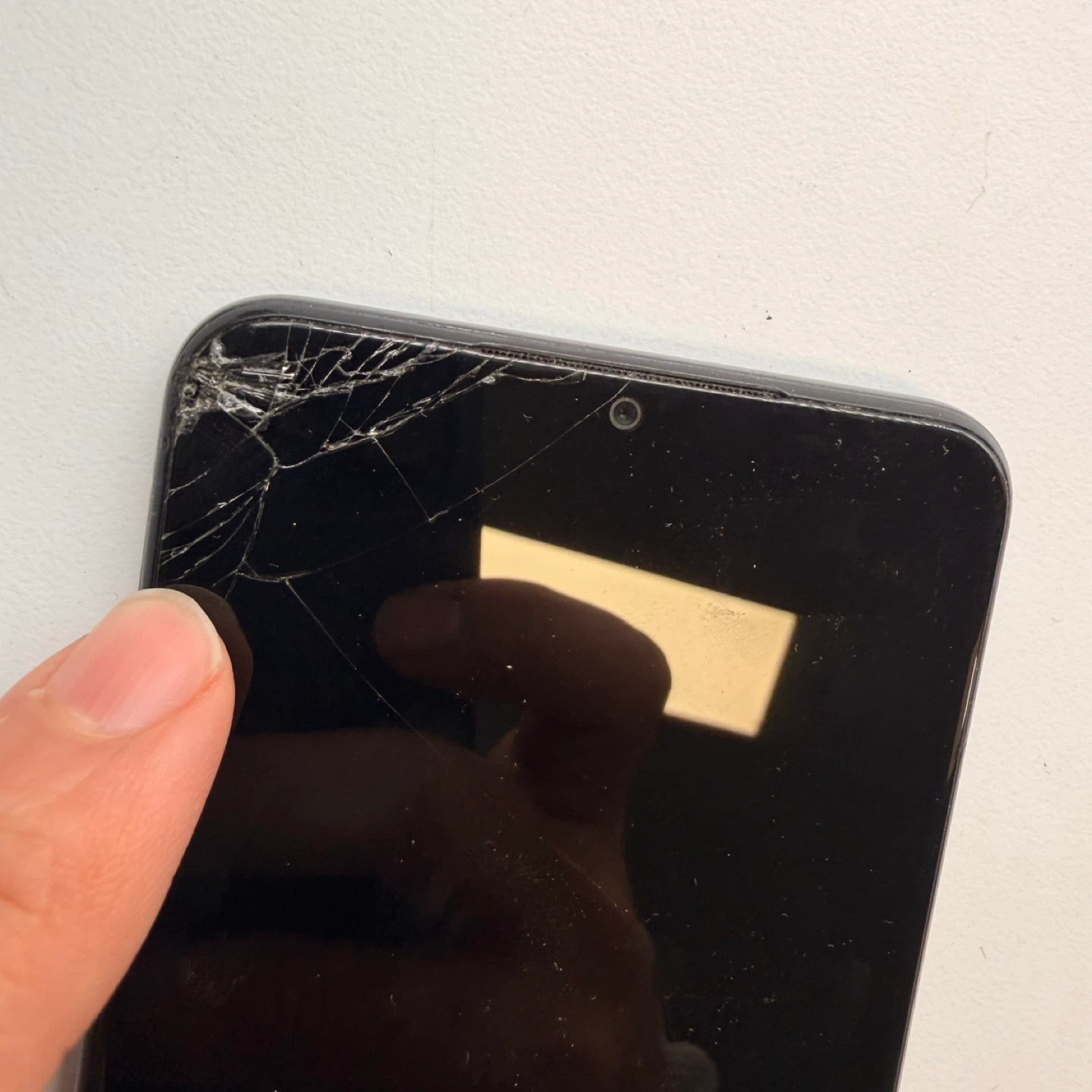 Samsung Galaxy A04 - Cracked Screen - photo 5