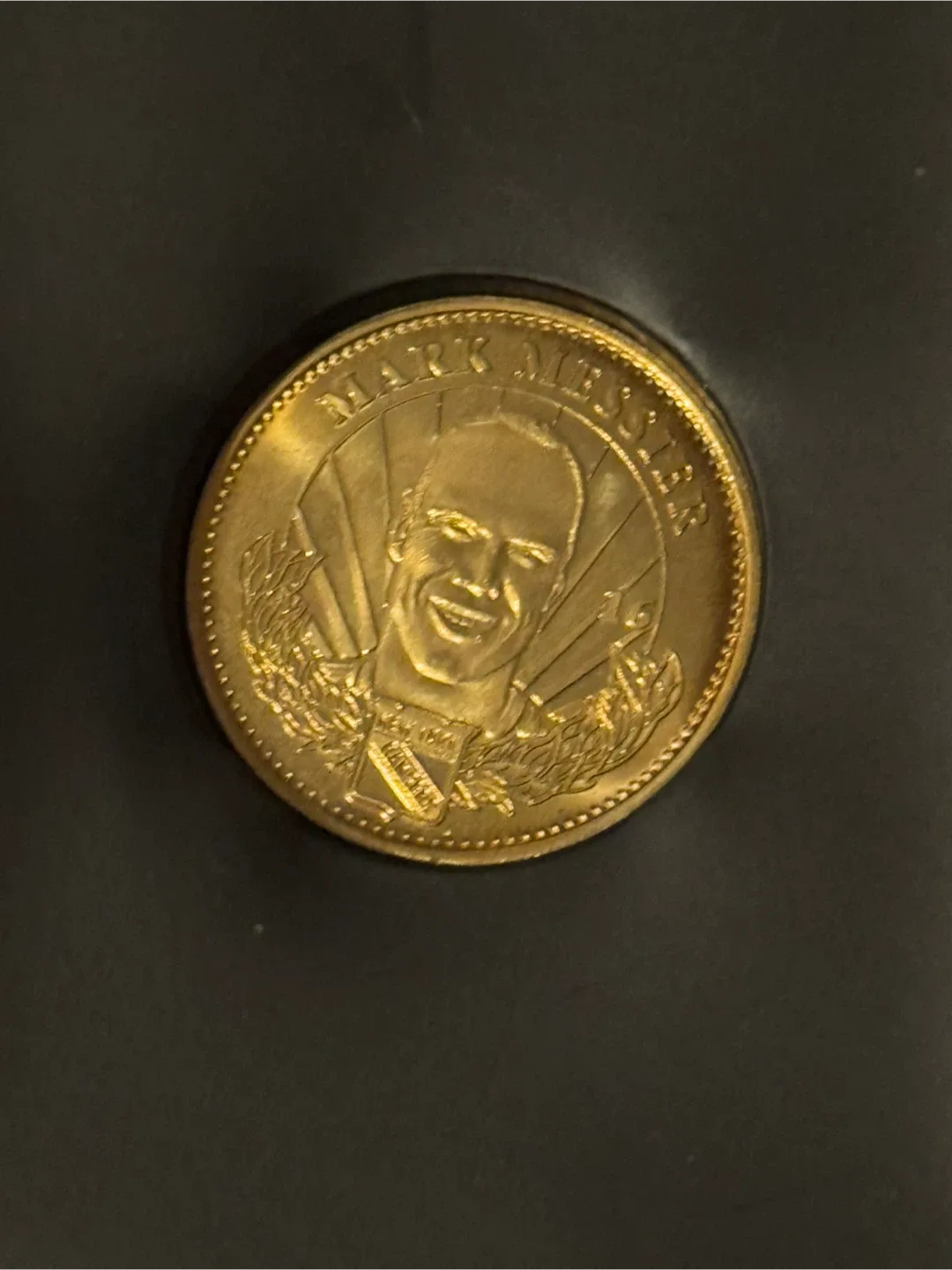 9x Pinnacle Mint Limited Edition Hockey Coin image indicator(2)