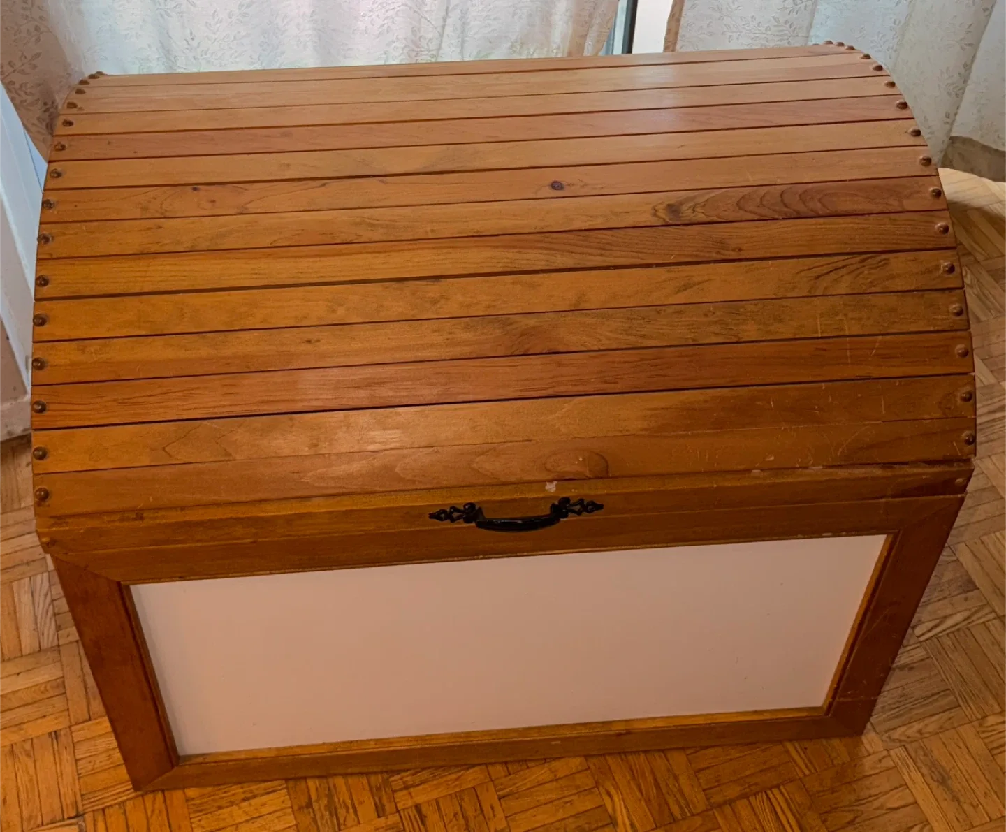Wooden Storage Chest image indicator(2)