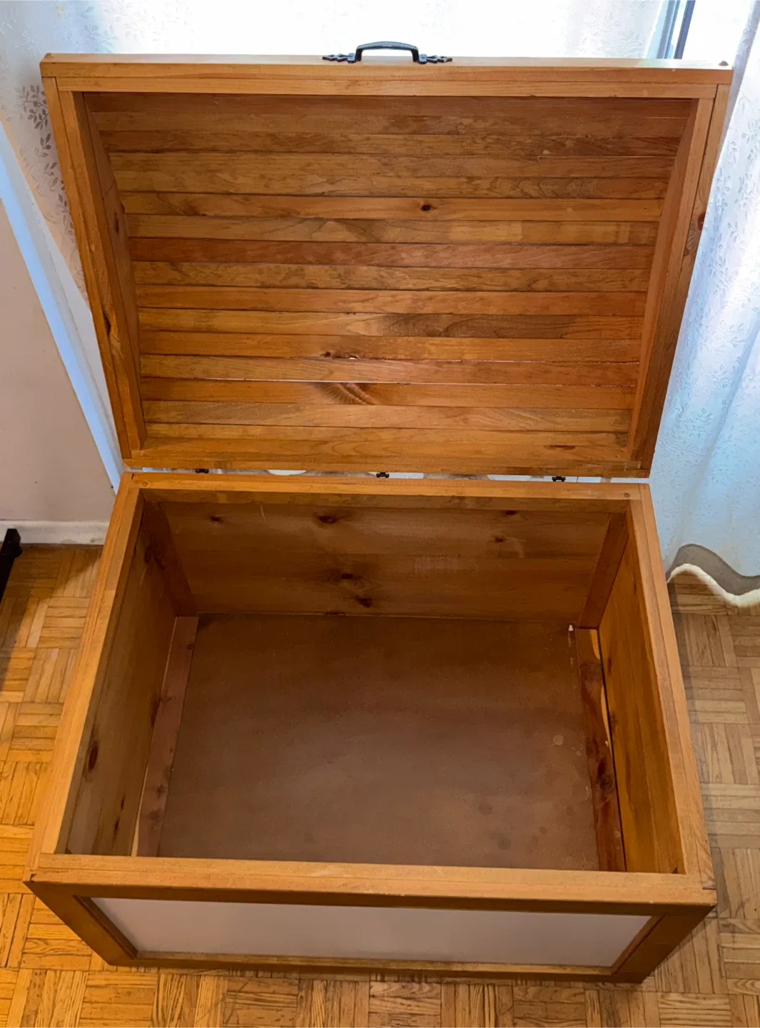 Wooden Storage Chest image indicator(5)