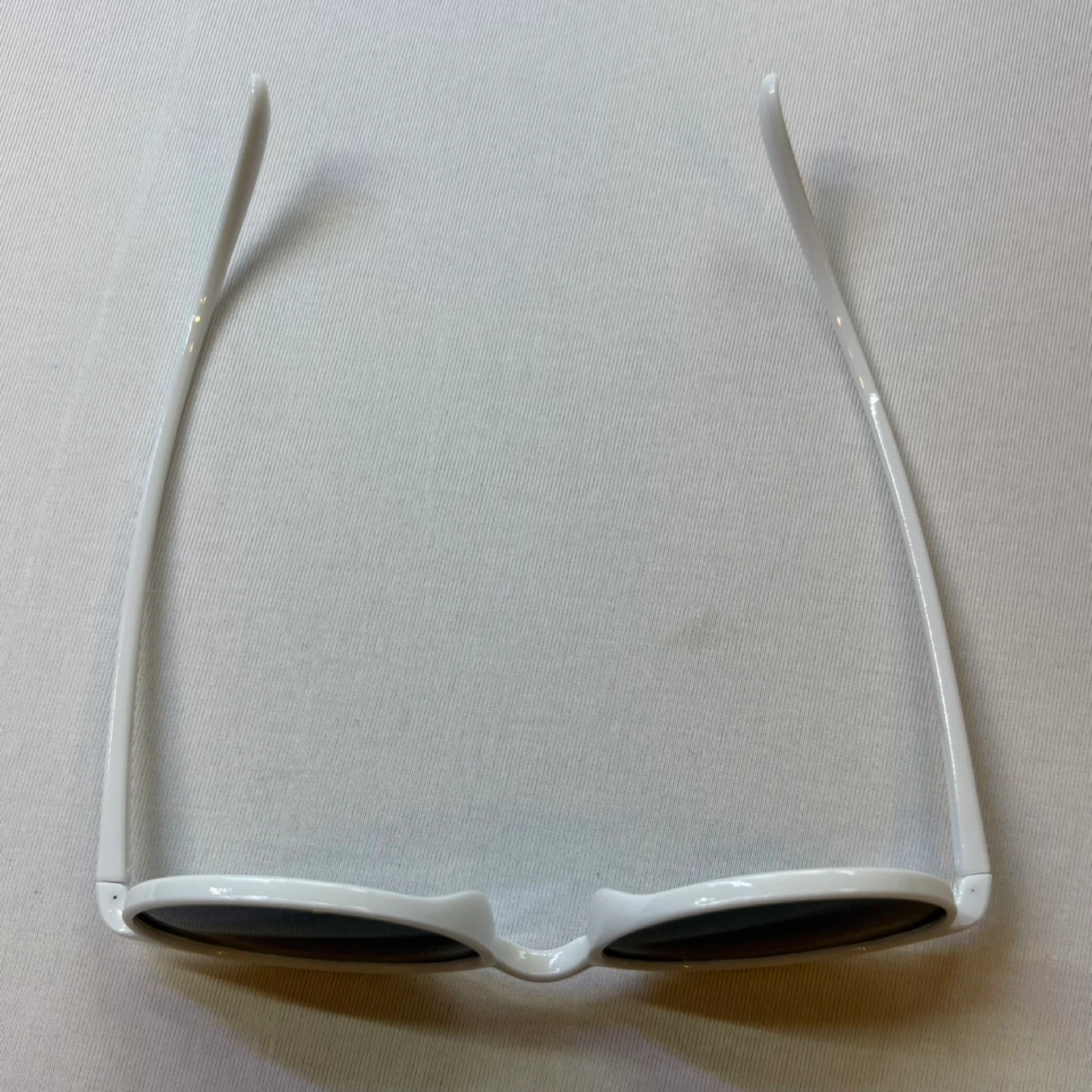 Meet Glasses White Frame Sunglasses Classic Round Shades 14 - photo 2