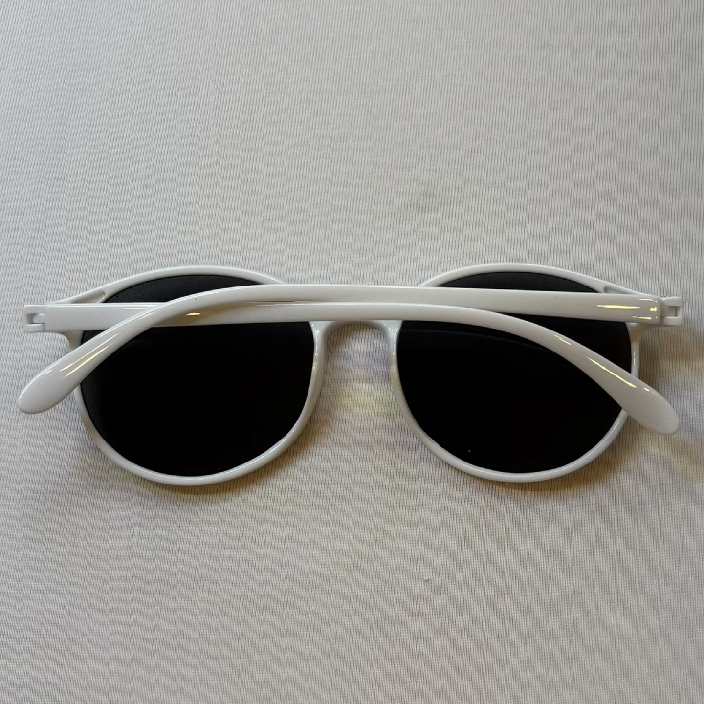 Meet Glasses White Frame Sunglasses Classic Round Shades 14 - photo 5