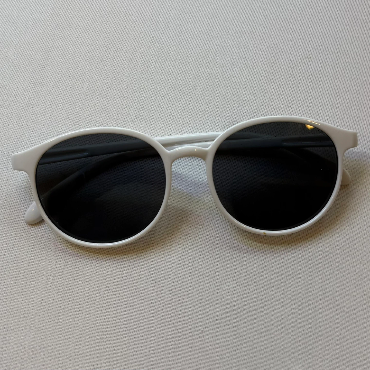 Meet Glasses White Frame Sunglasses Classic Round Shades 14 - photo 4