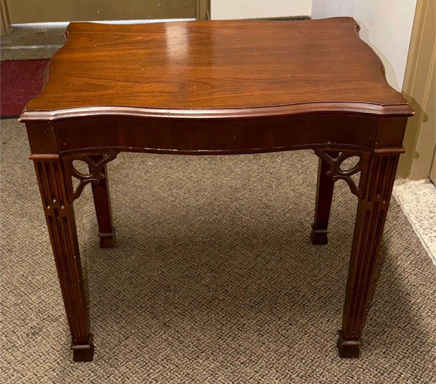 Solid Wood Accent Table image indicator(5)