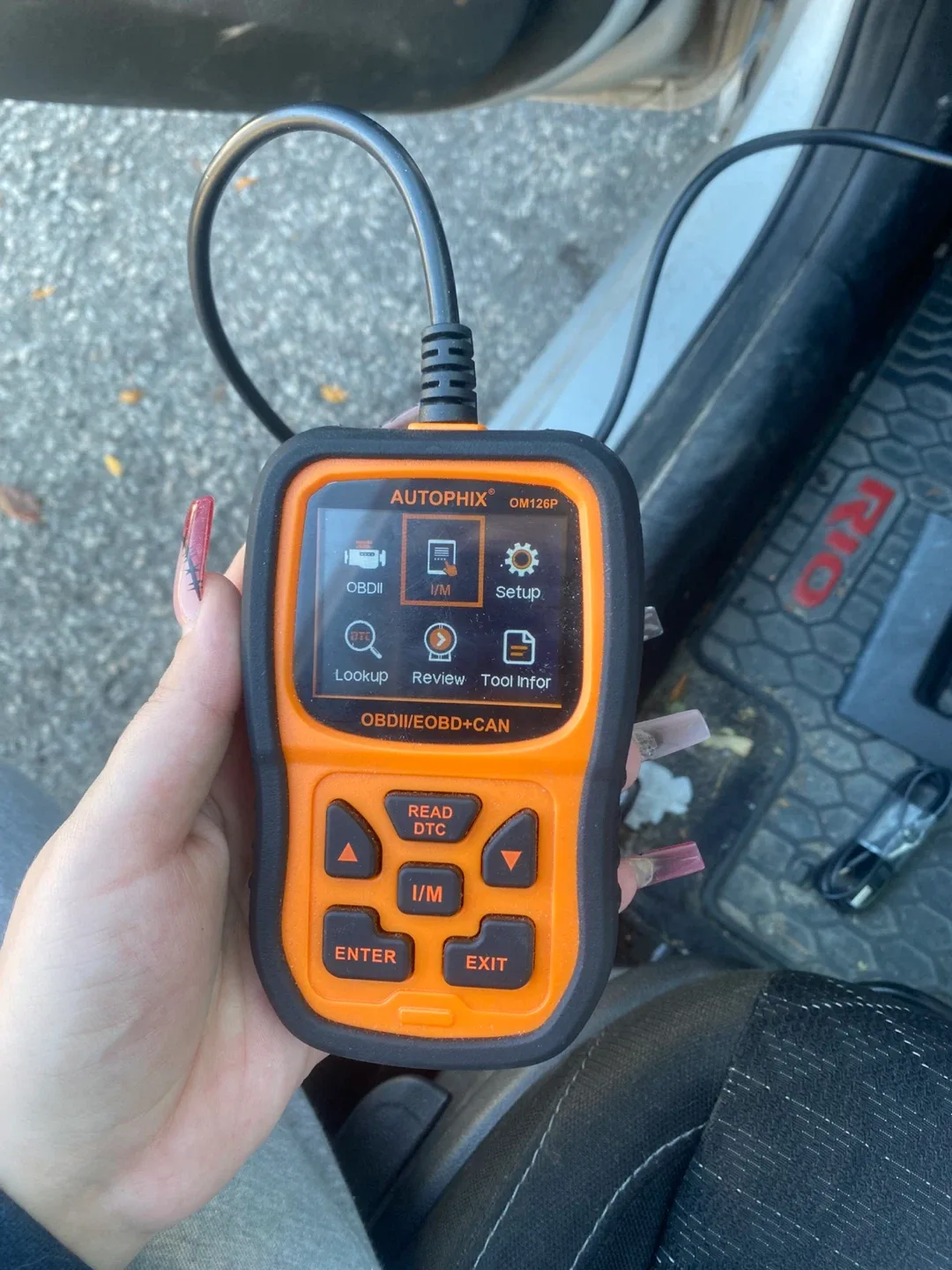 Autophix OM126P OBDII Car Code Reader image indicator(3)