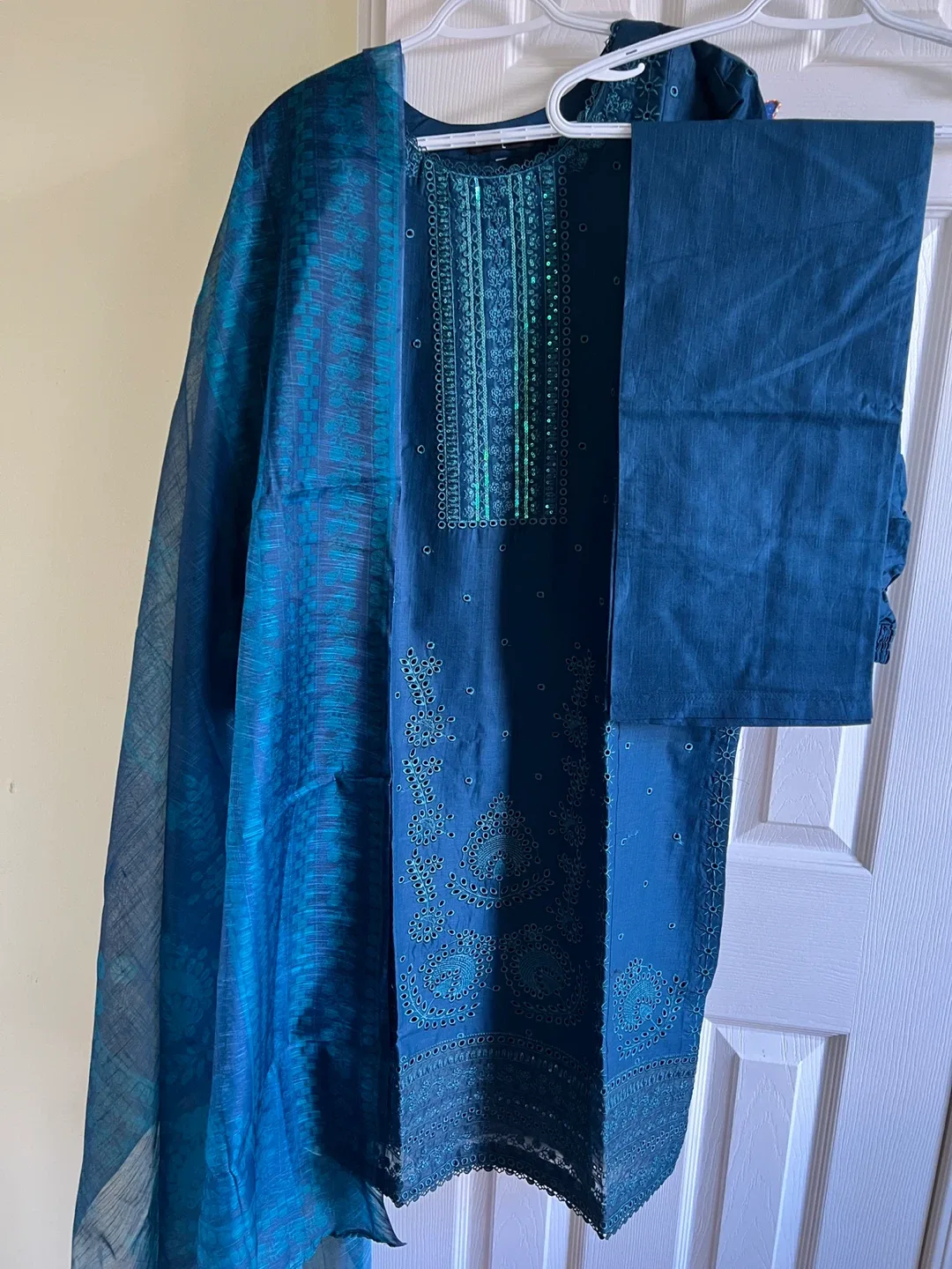 Beautiful 3 Pcs Chickenkari Embroidered Suit image indicator(6)