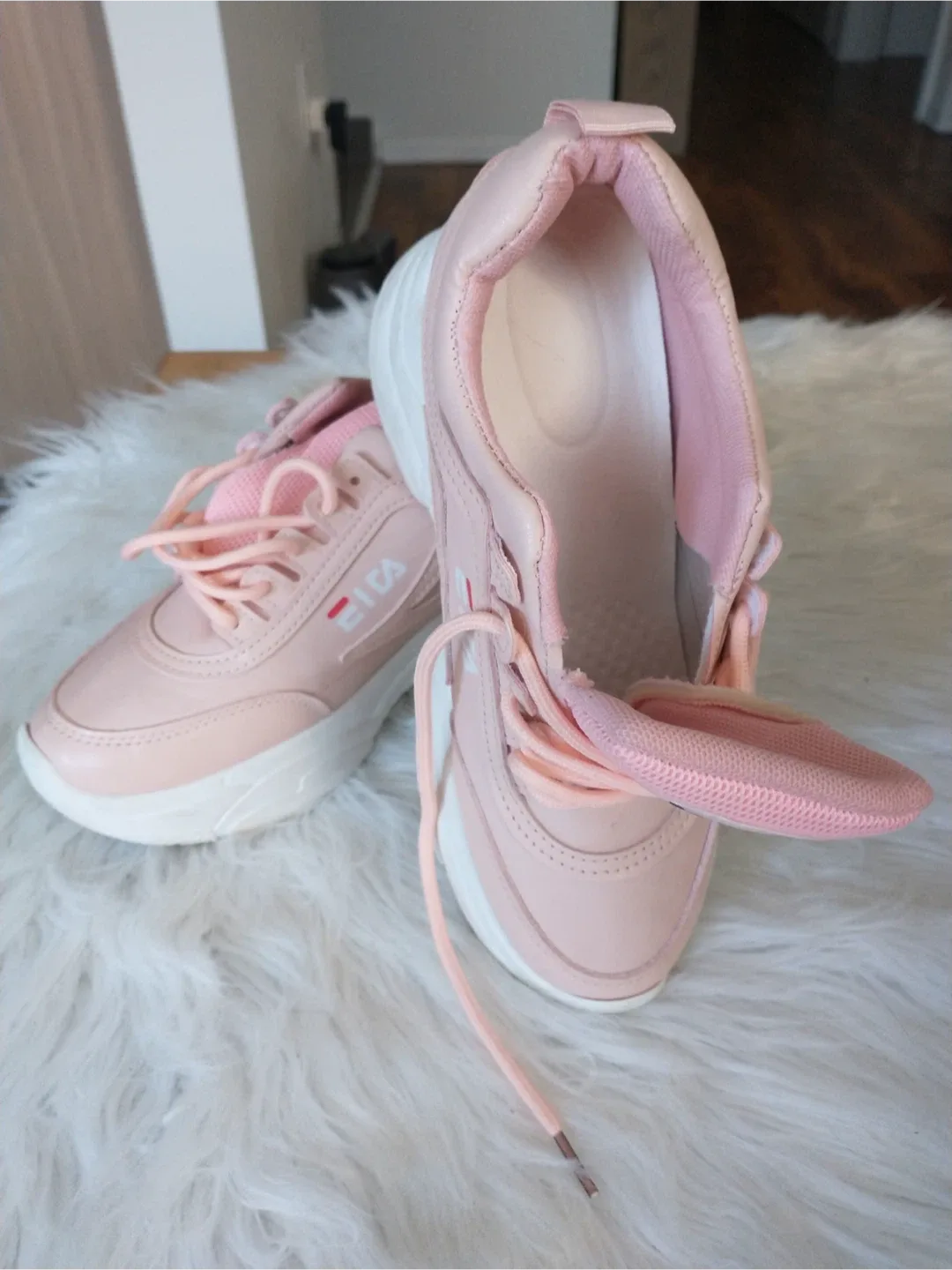 Fila Pink Sneakers - Size 8 (EU 38) image indicator(3)