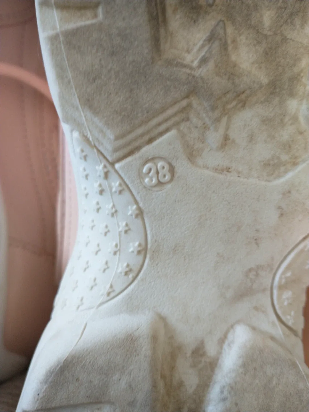 Fila Pink Sneakers - Size 8 (EU 38) image indicator(5)