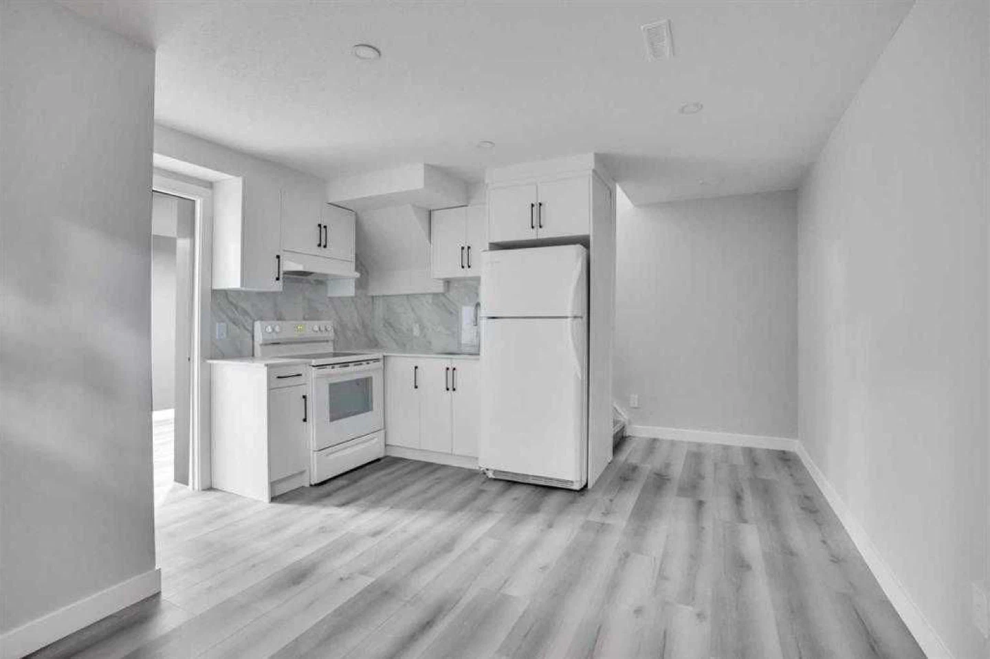 Basement for rent - photo 2