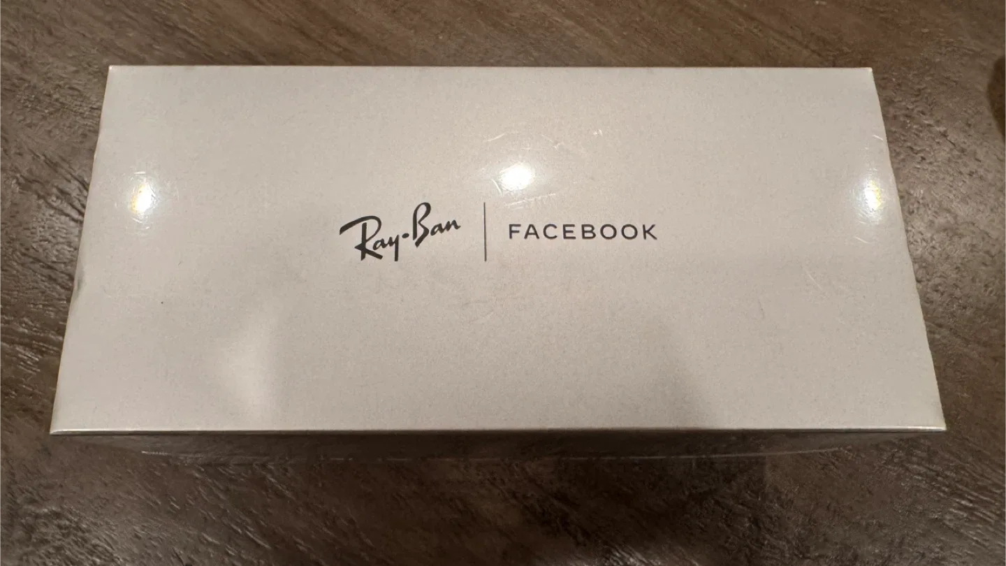 New Ray-Ban Stories Wayfarer Shiny Black RW4002 image indicator(2)