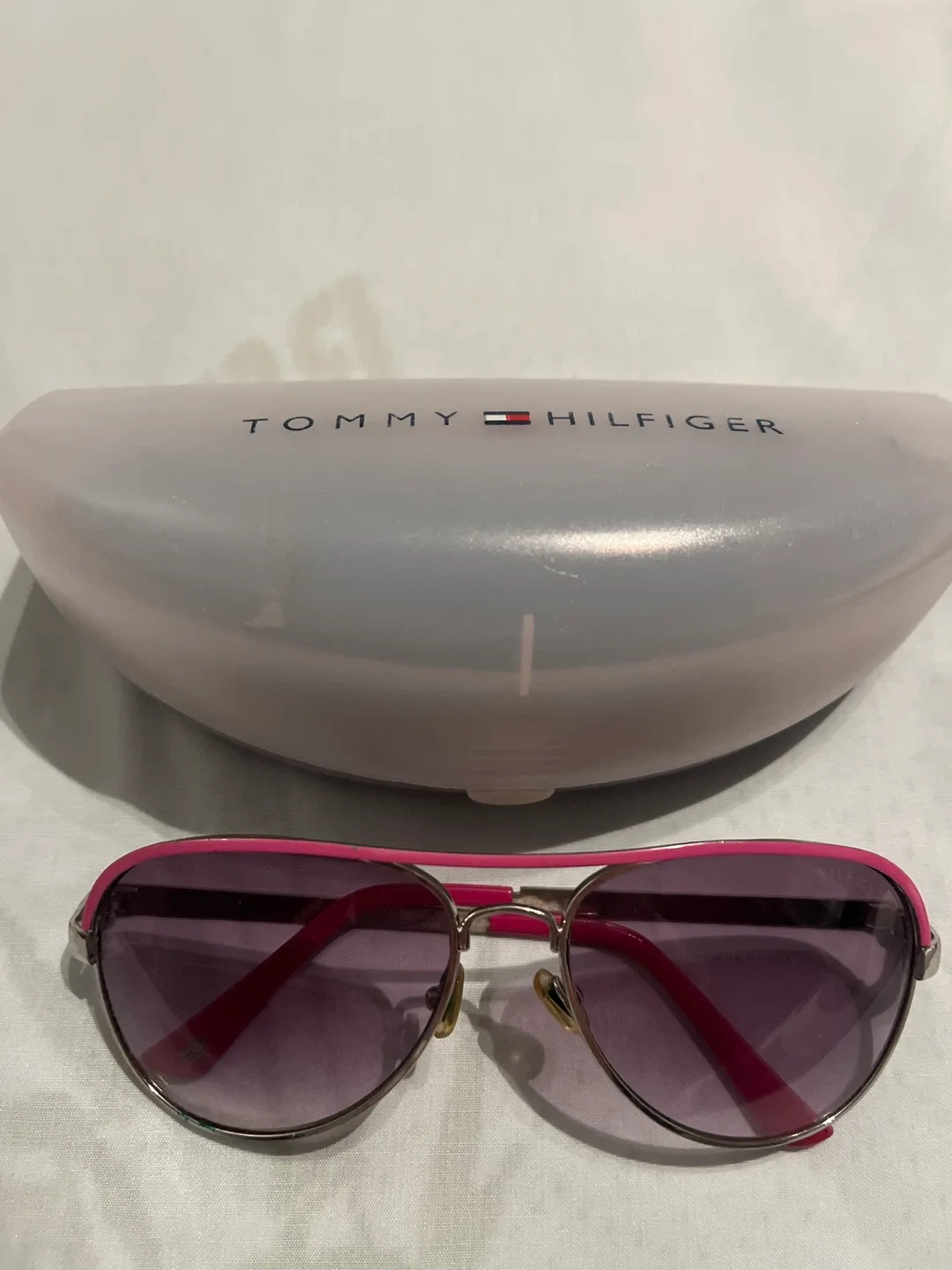 Tommy Hilfiger Sunglasses with Case women’s image indicator(5)