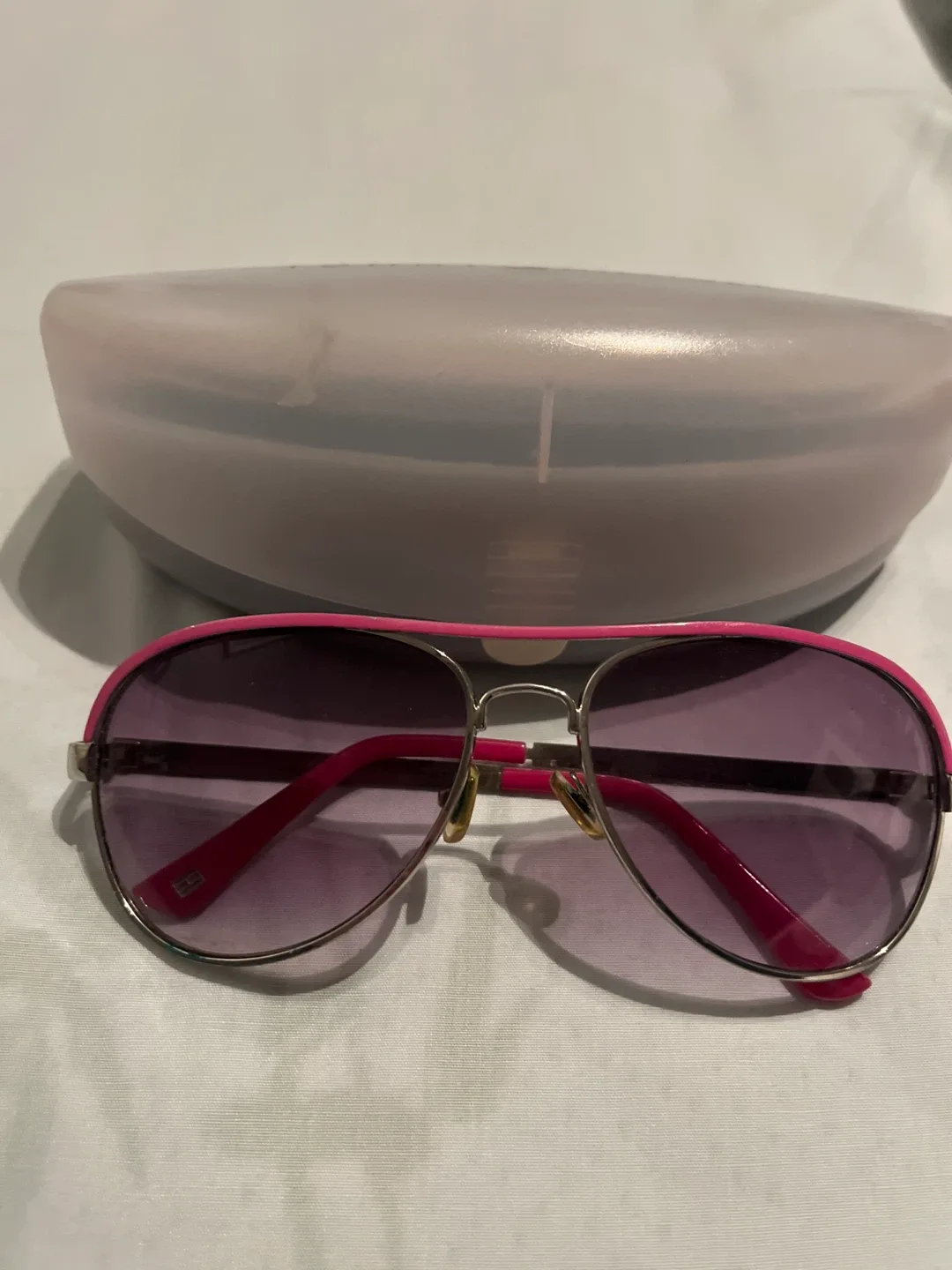 Tommy Hilfiger Sunglasses with Case women’s image indicator(4)