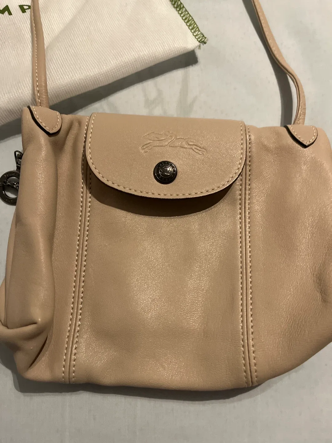Beautiful and convenient Longchamp Leather Crossbody Bag image indicator(4)