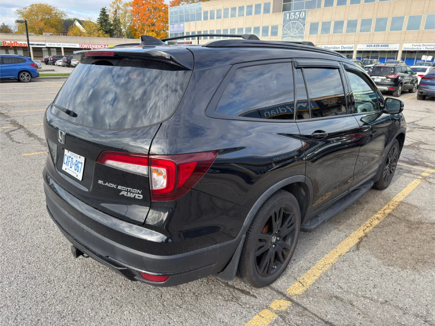 Black Honda Pilot Black Edition AWD image indicator(5)