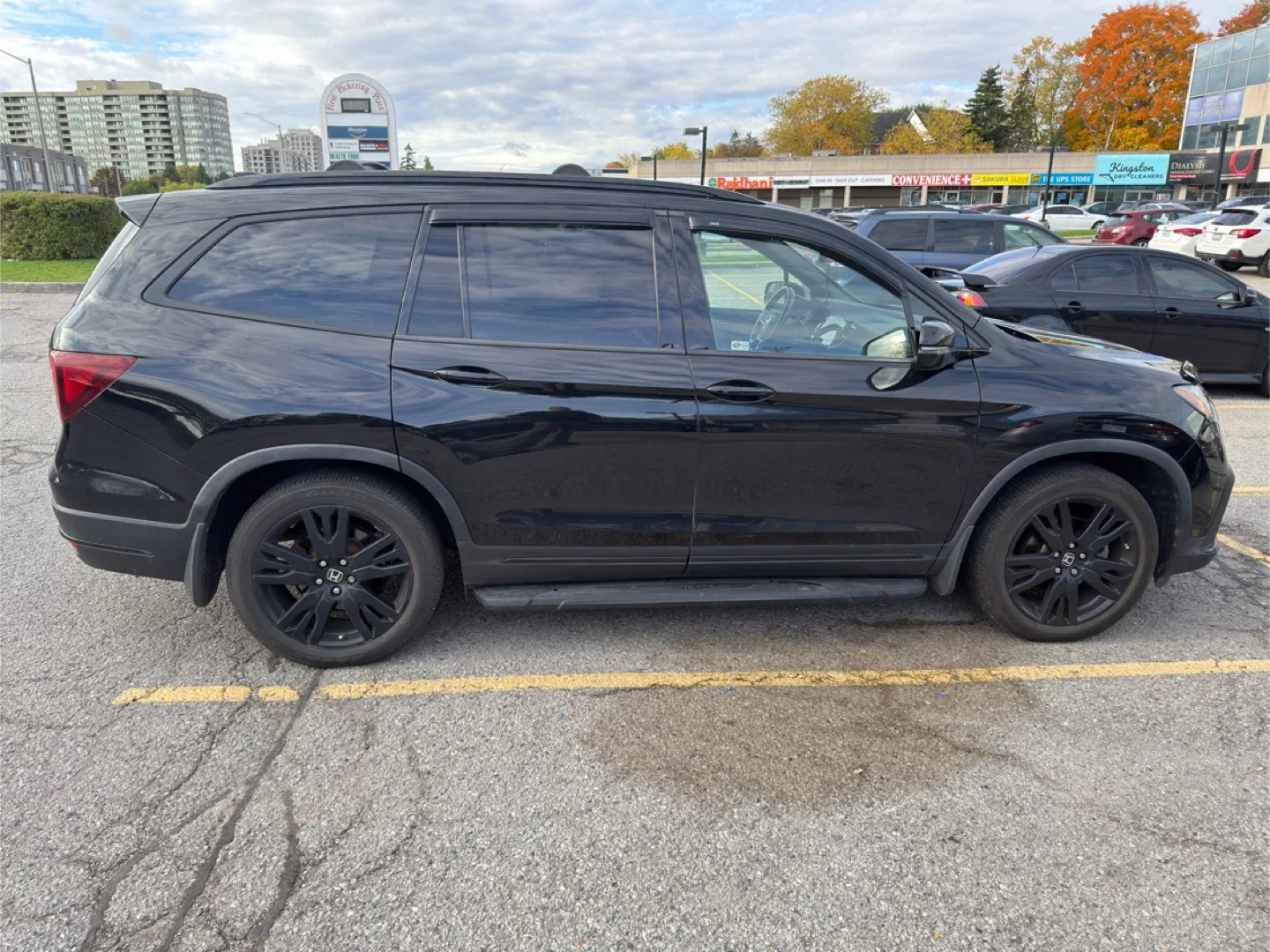 Black Honda Pilot Black Edition AWD image indicator(3)