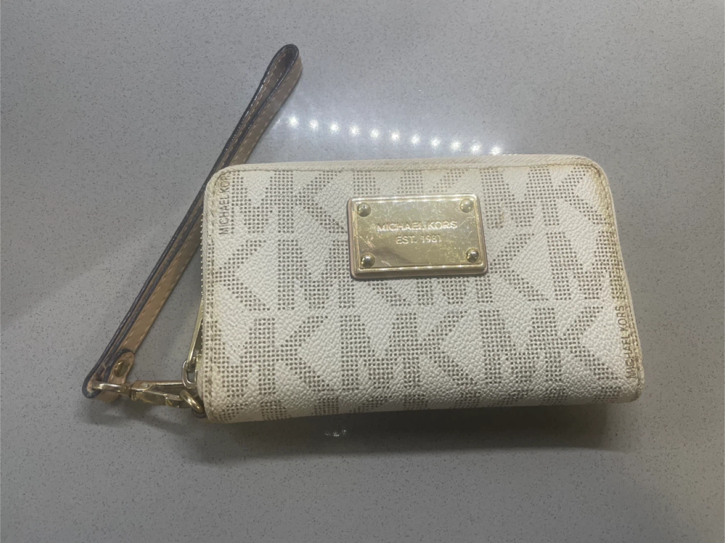Michael Kors Wristlet Wallet