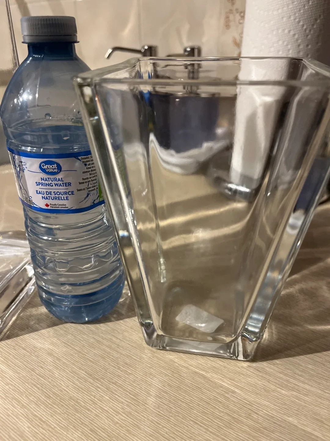 Clear Glass Square Vase image indicator(3)