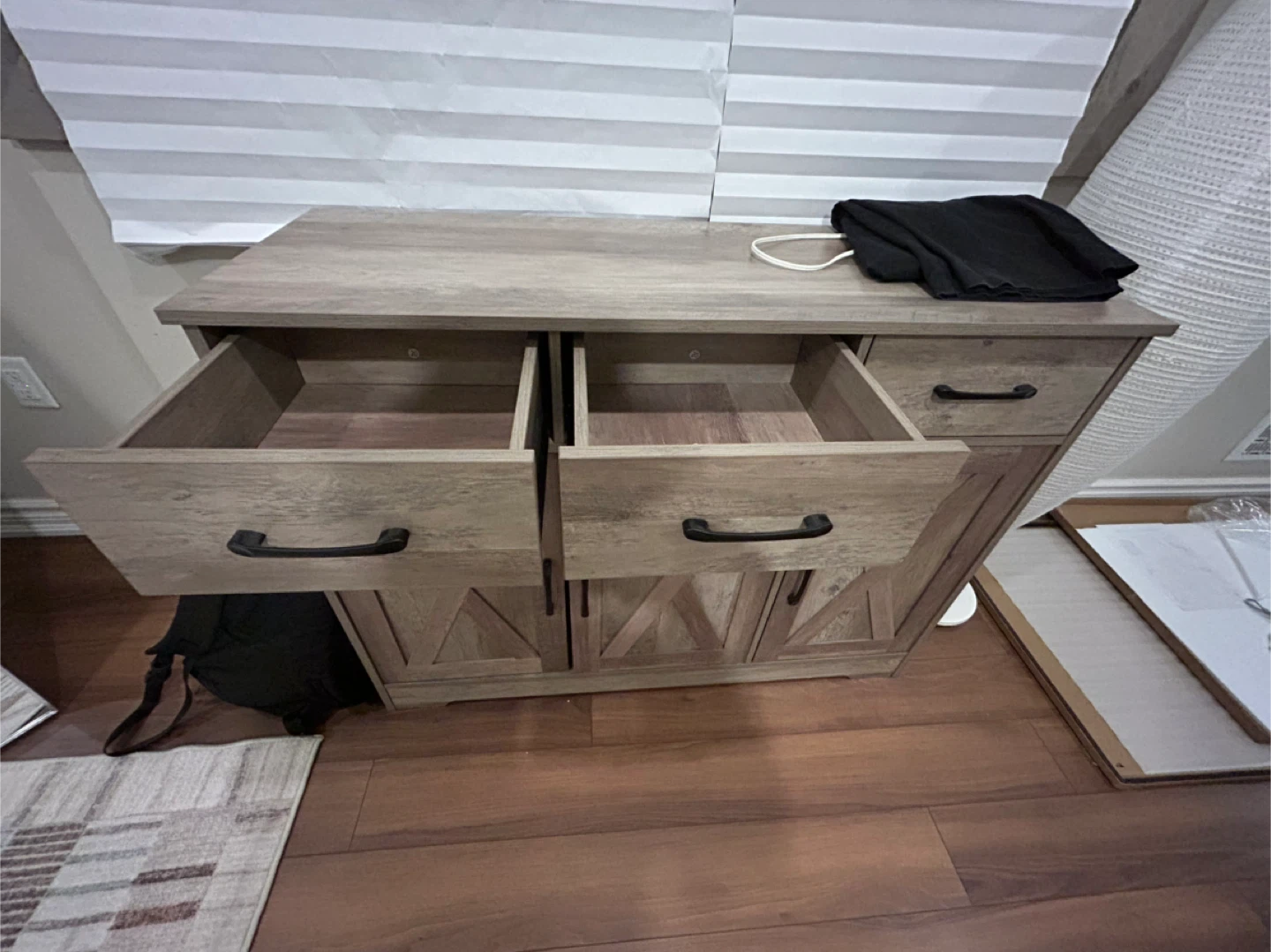 ✨✨43-inch Wide 3 Drawer  **EARLY WINTER SALE** - photo 4