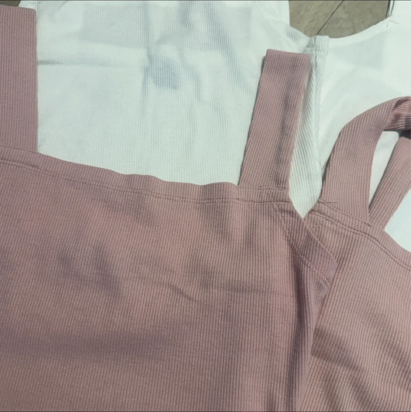 Bundle of 6 ribbed tank tops XS image indicator(2)