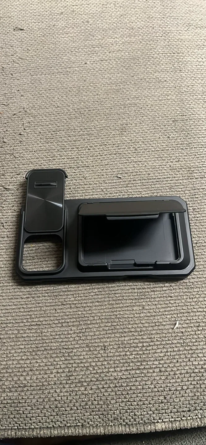 Black Phone Case with Sliding Camera Cover image indicator(2)