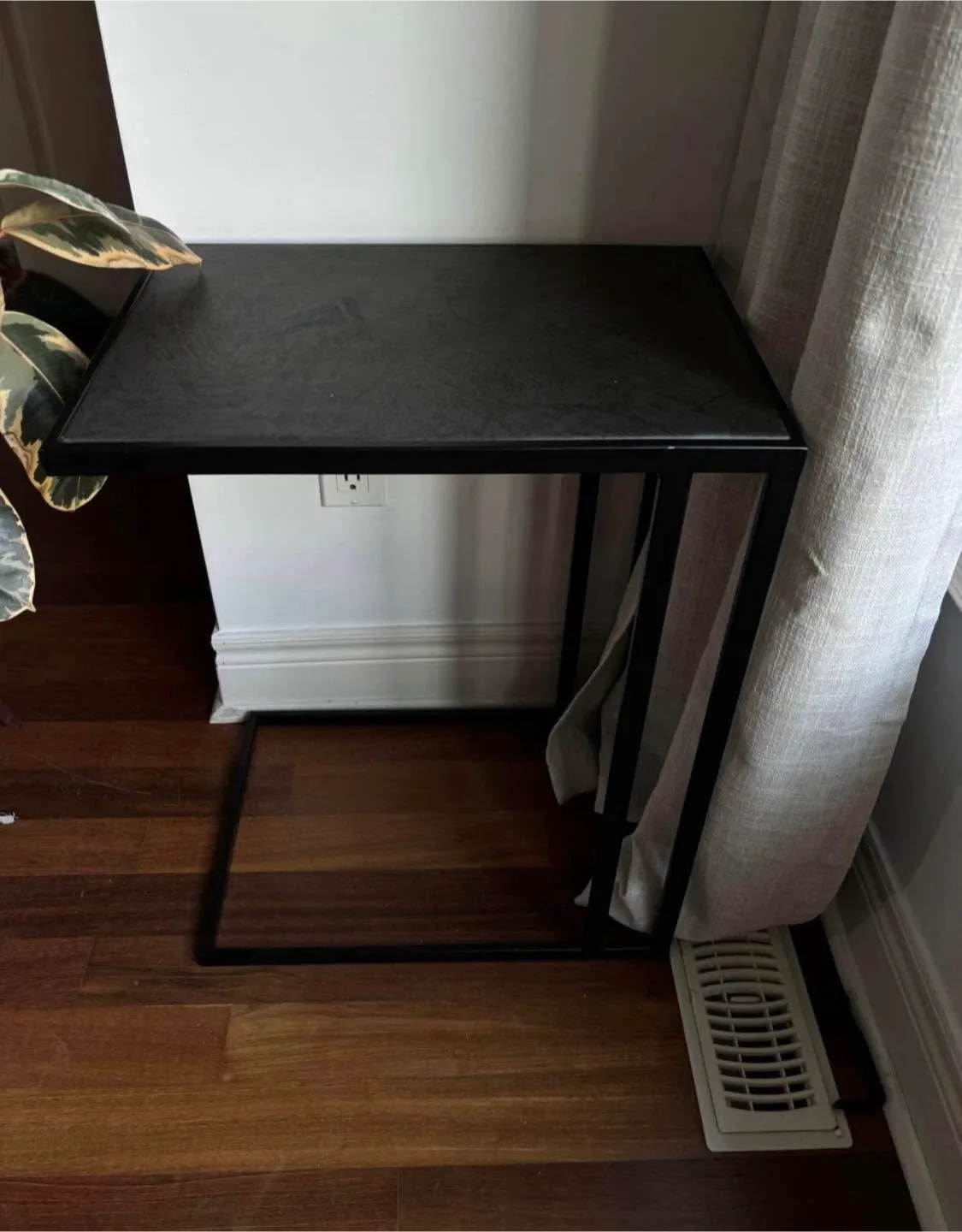 Black C-Shaped Side Table Modern