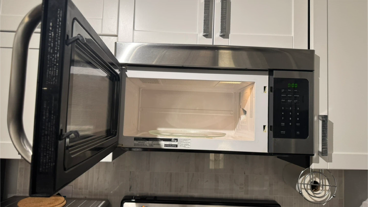 Moving sale❗️Frigidaire Stainless Steel Over-the-Range Microwave - photo 3