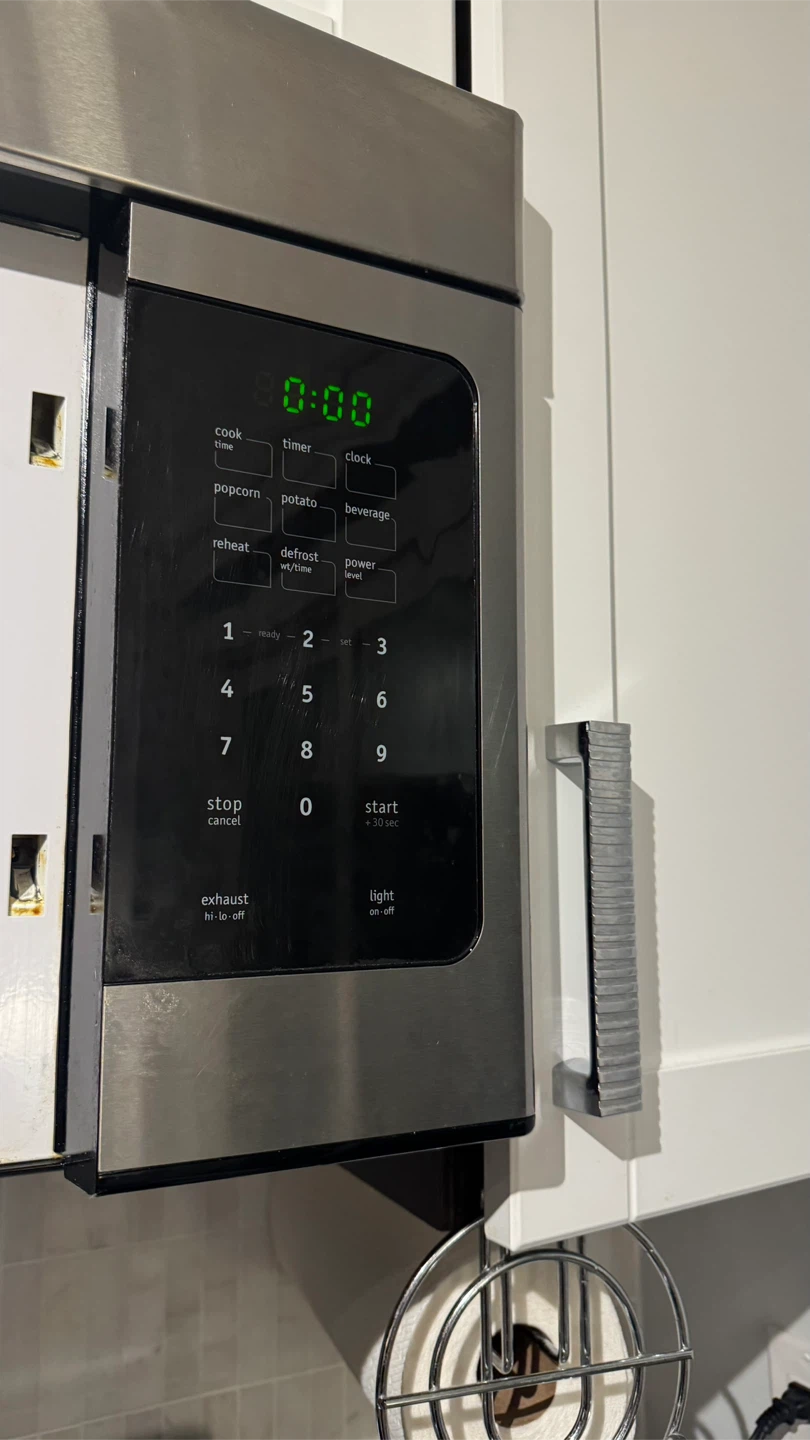 Moving sale❗️Frigidaire Stainless Steel Over-the-Range Microwave - photo 5