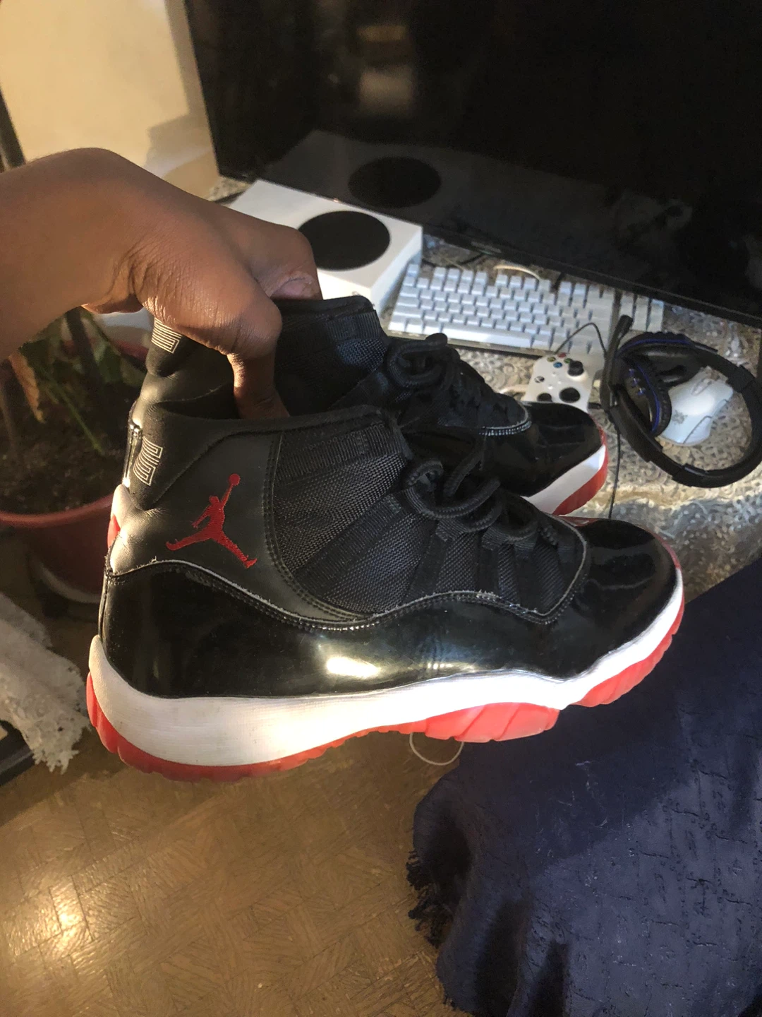 Air Jordan 11 Retro Bred - Size 11 - photo 2