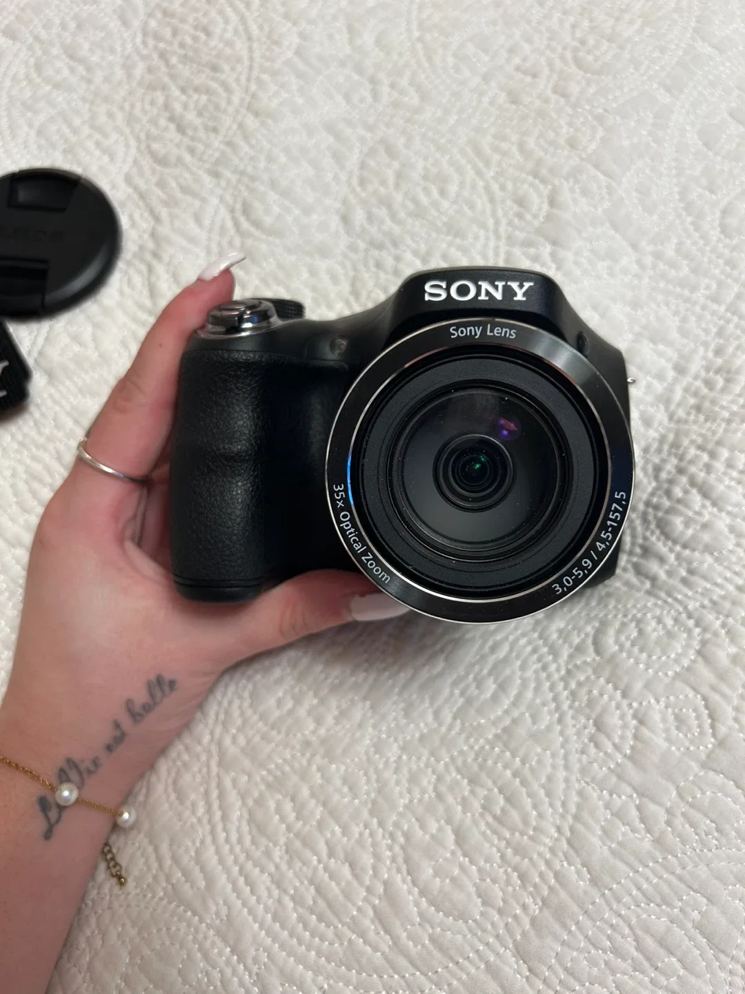 Sony Cyber-shot DSC-H300 Digital Camera image indicator(2)