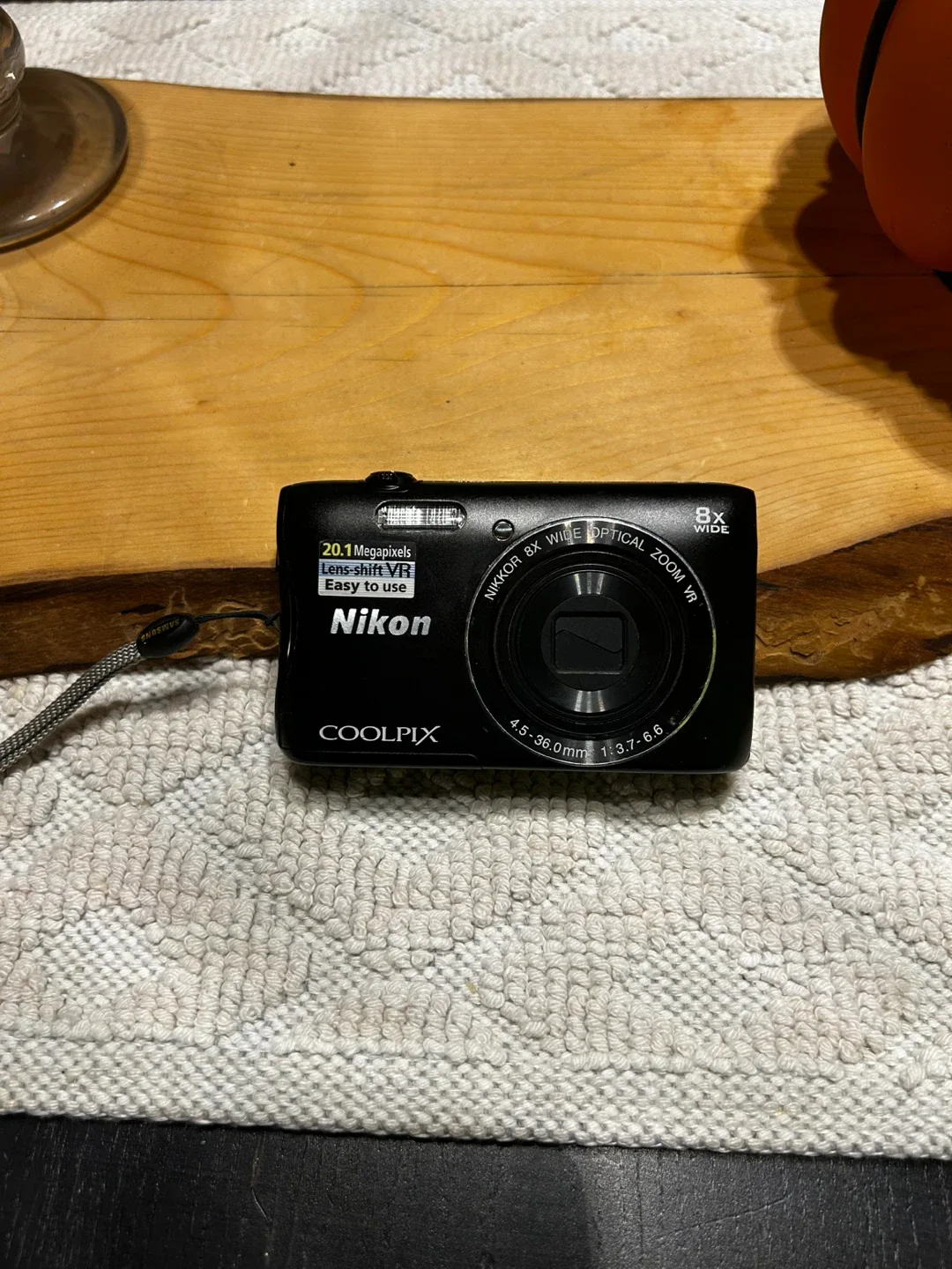 Nikon Coolpix S3700 Digital Camera thumbnail