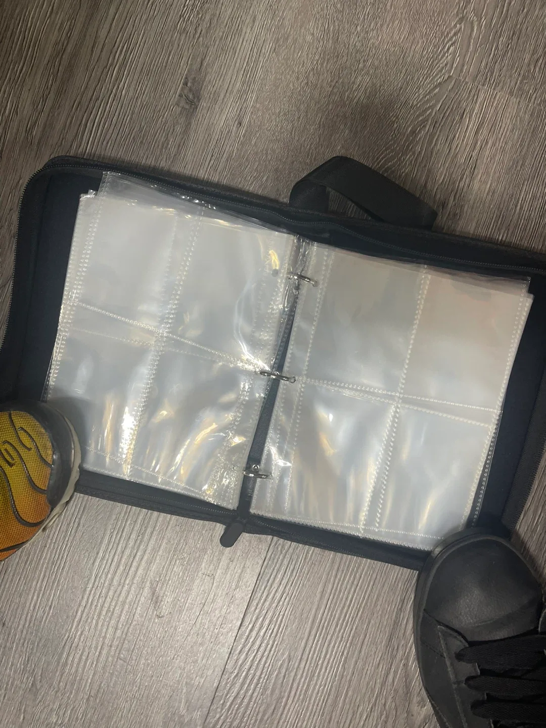 Charmander Pokemon Card Binder image indicator(2)